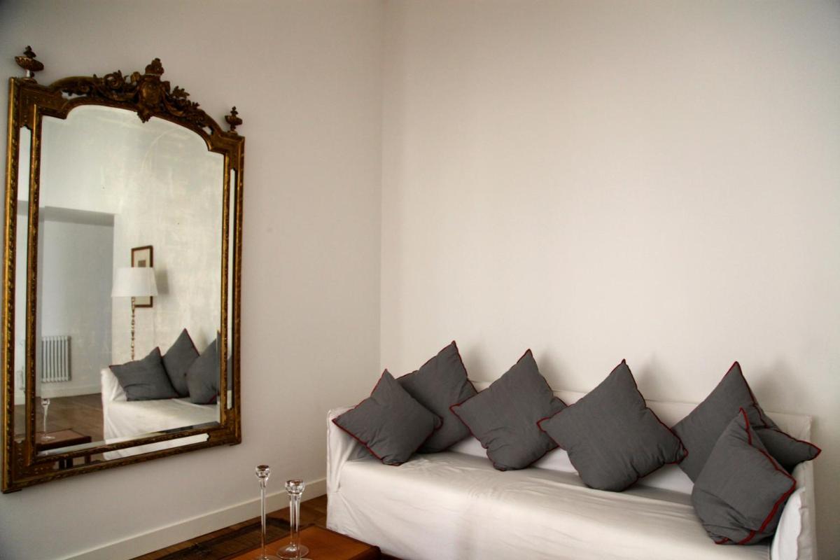 Deluxe One-Bedroom Apartment - 52m2 photo 2
