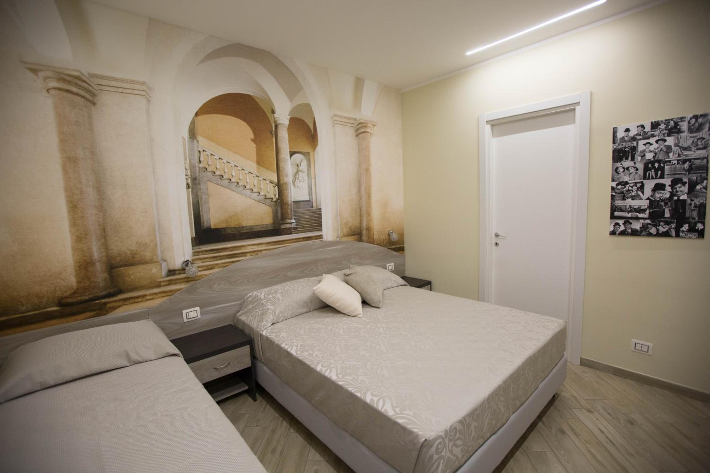 Deluxe Double Room with Extra Bed - Photo 1