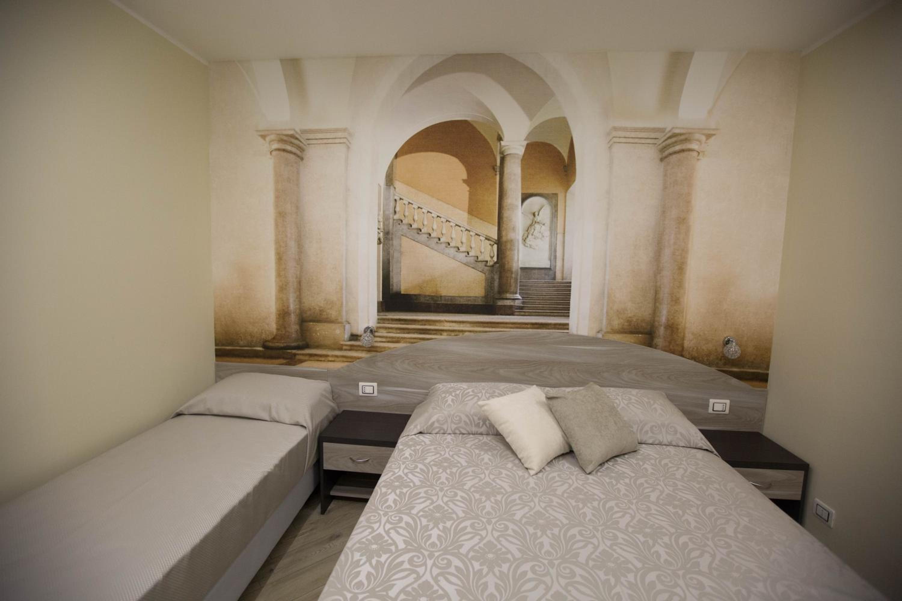 Deluxe Double Room with Extra Bed - Photo 4