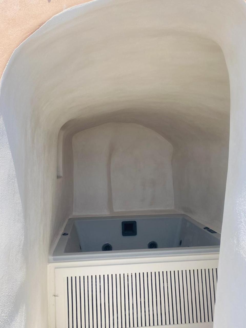 Aether Suite with Caldera View & Outdoor Jetted Tub photo 3
