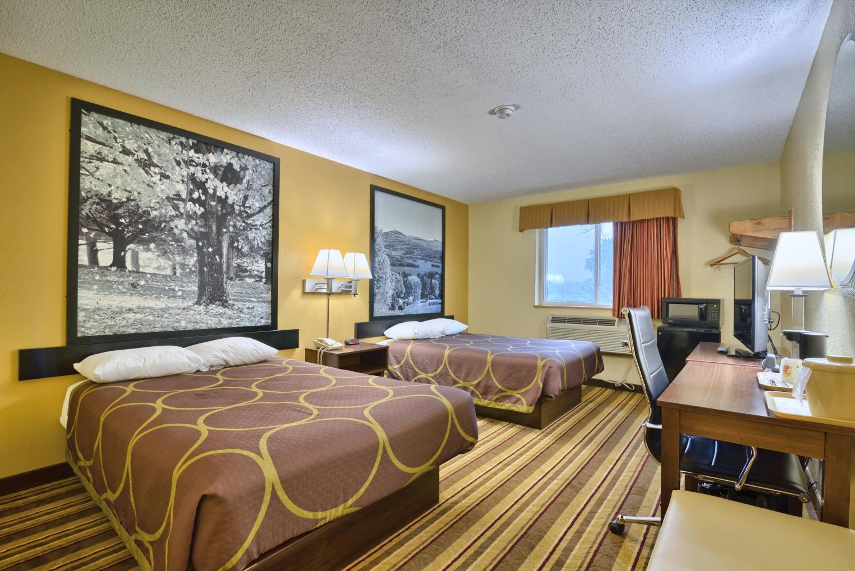 Suite with Two Double Beds - Non-Smoking