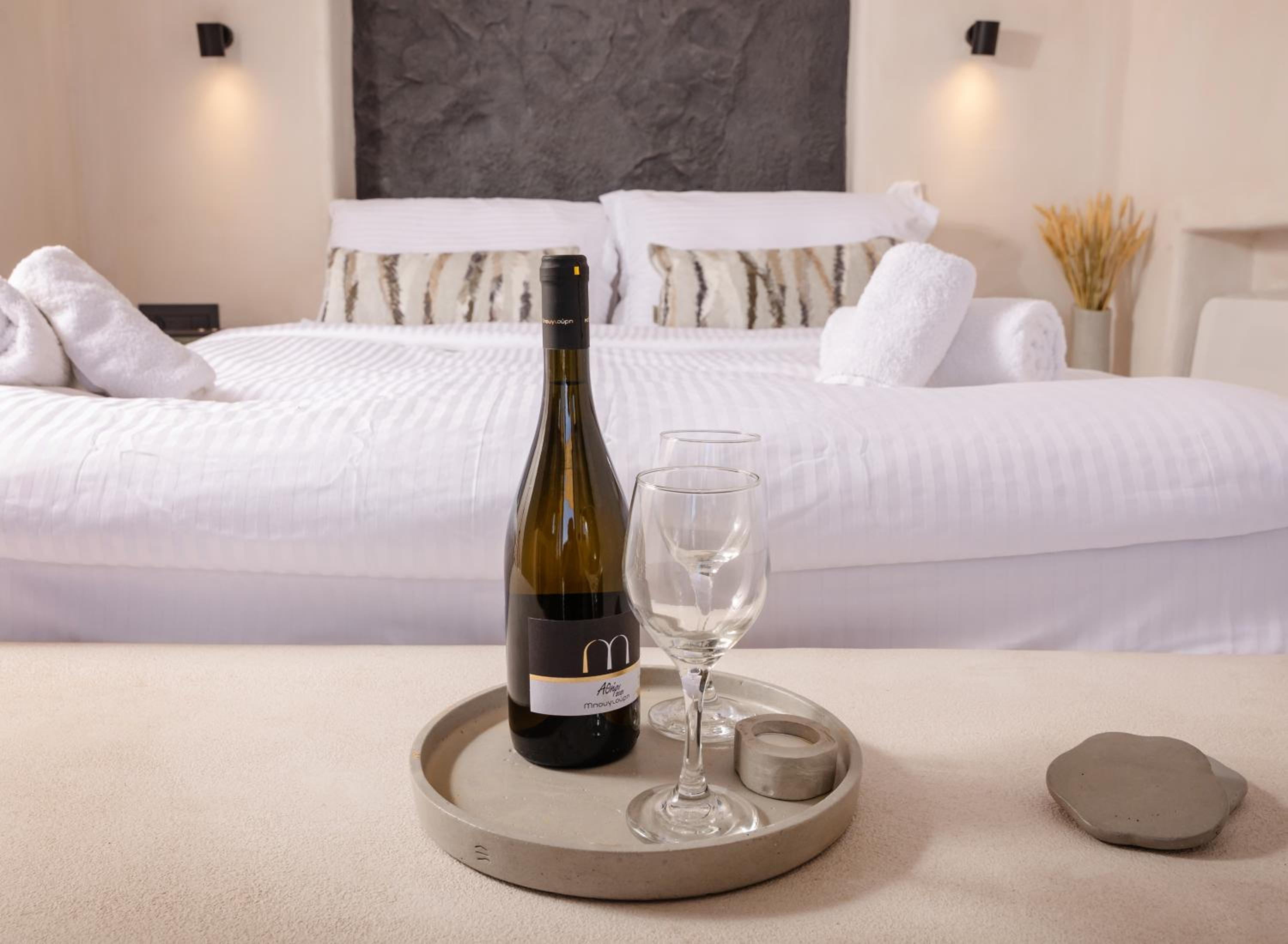 Aether Suite with Caldera View & Outdoor Jetted Tub