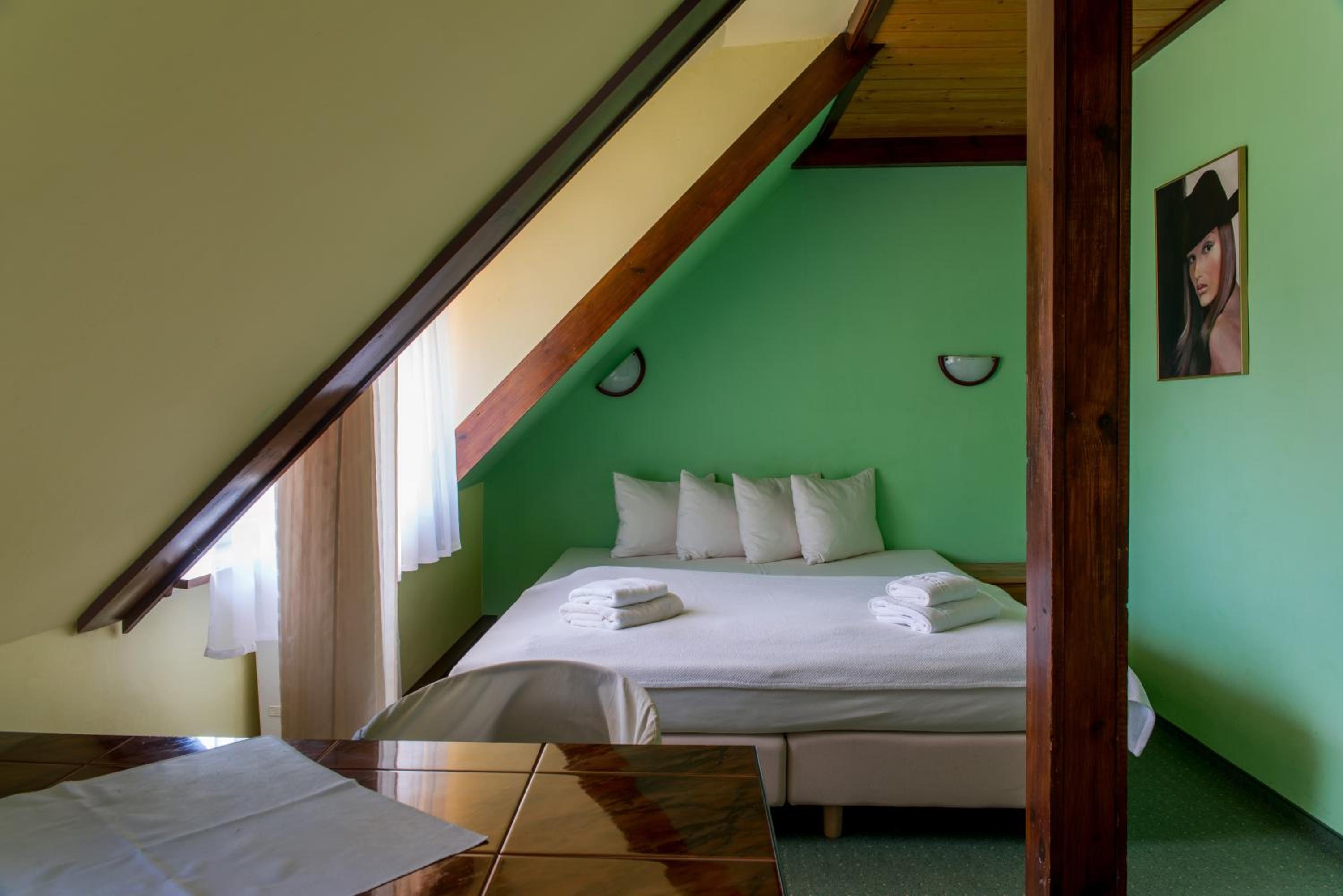 Superior Single Room with Lake View