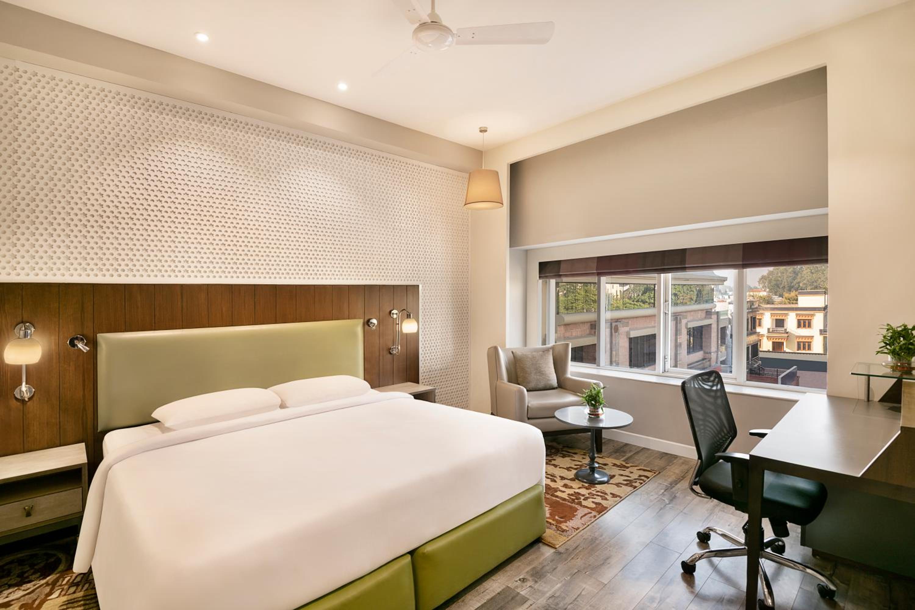 Day Use Room (7 AM - 2PM)