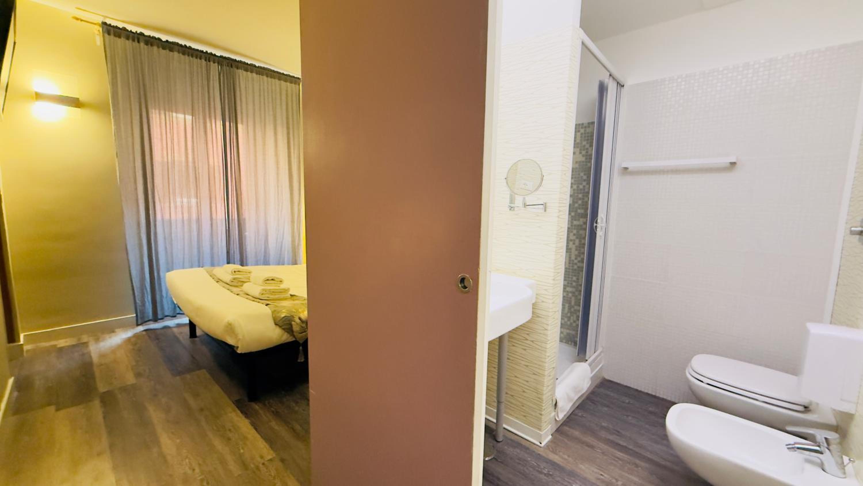 Budget Double Room photo 2