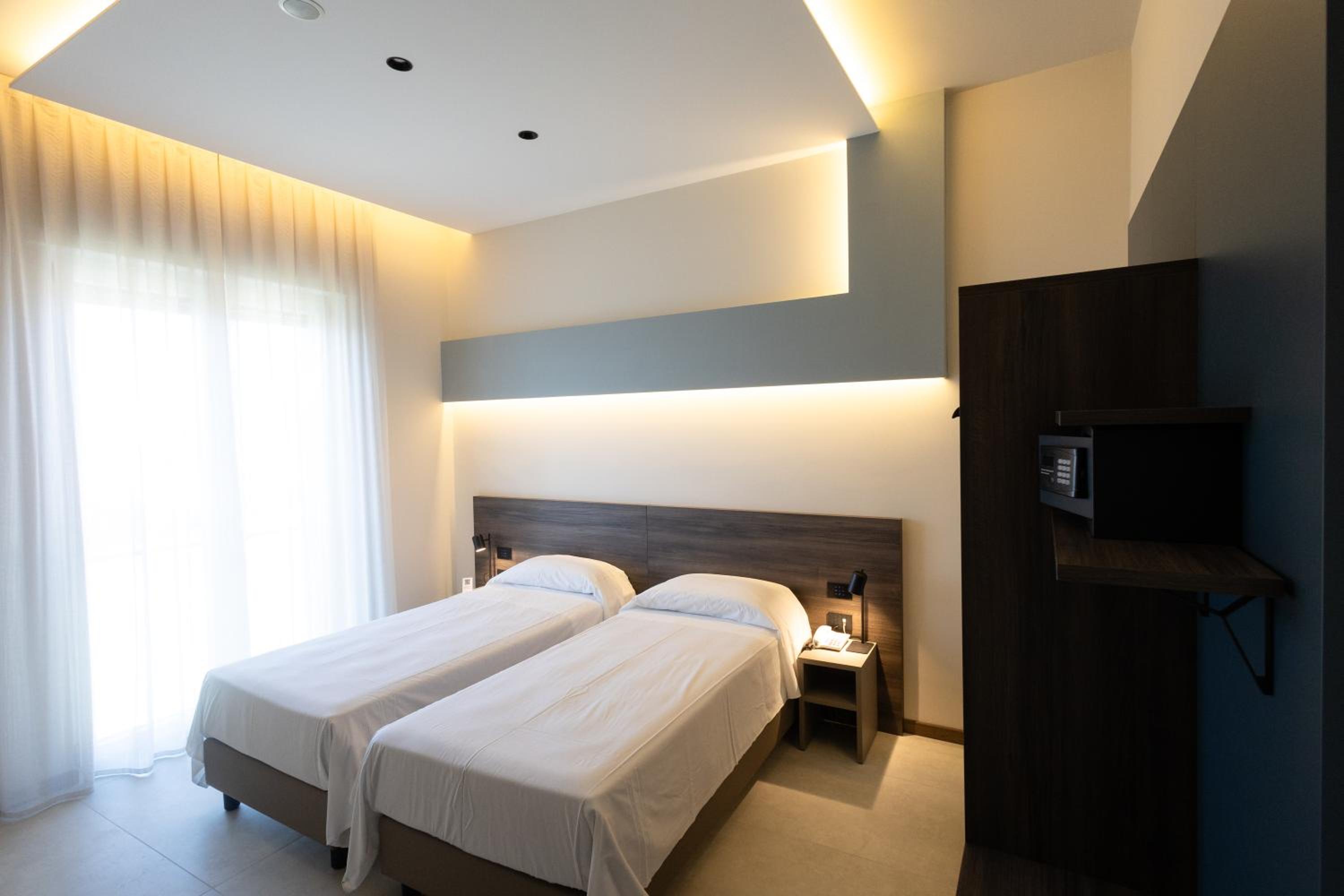 Superior Double or Twin Room photo 3