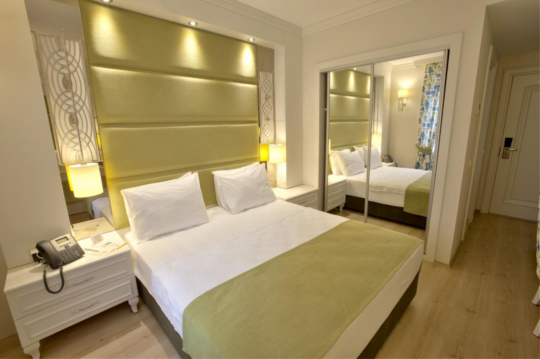 Double Room with Garden View photo 3