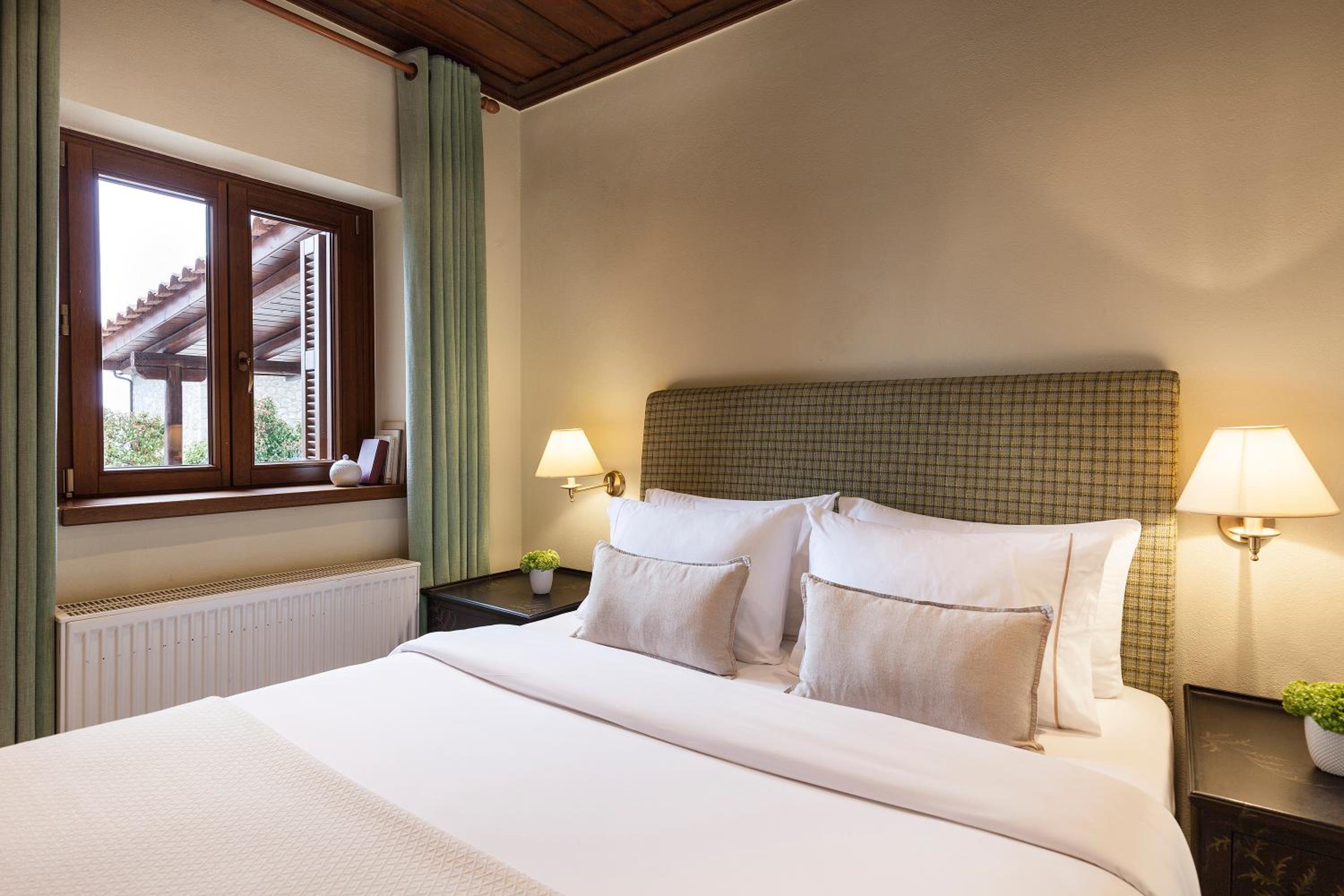 Villa Delphi (3 Bedrooms)