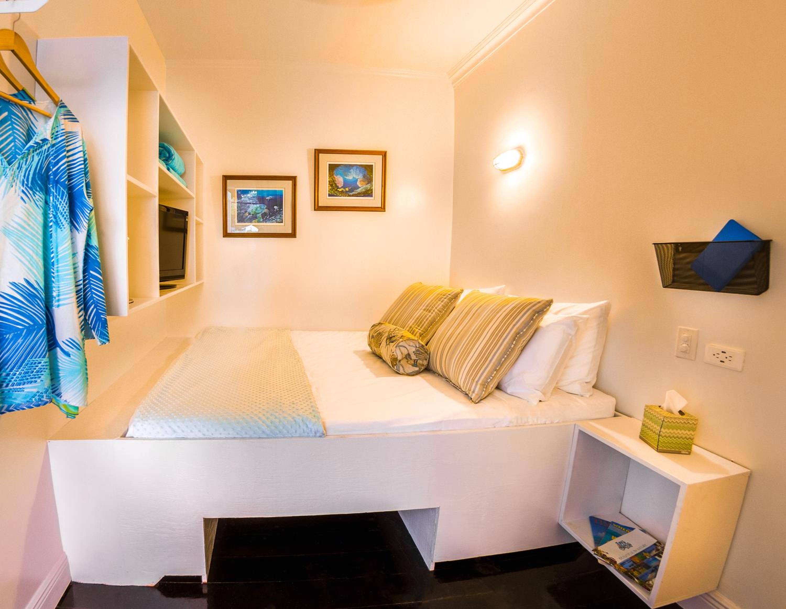 Economy Queen Room