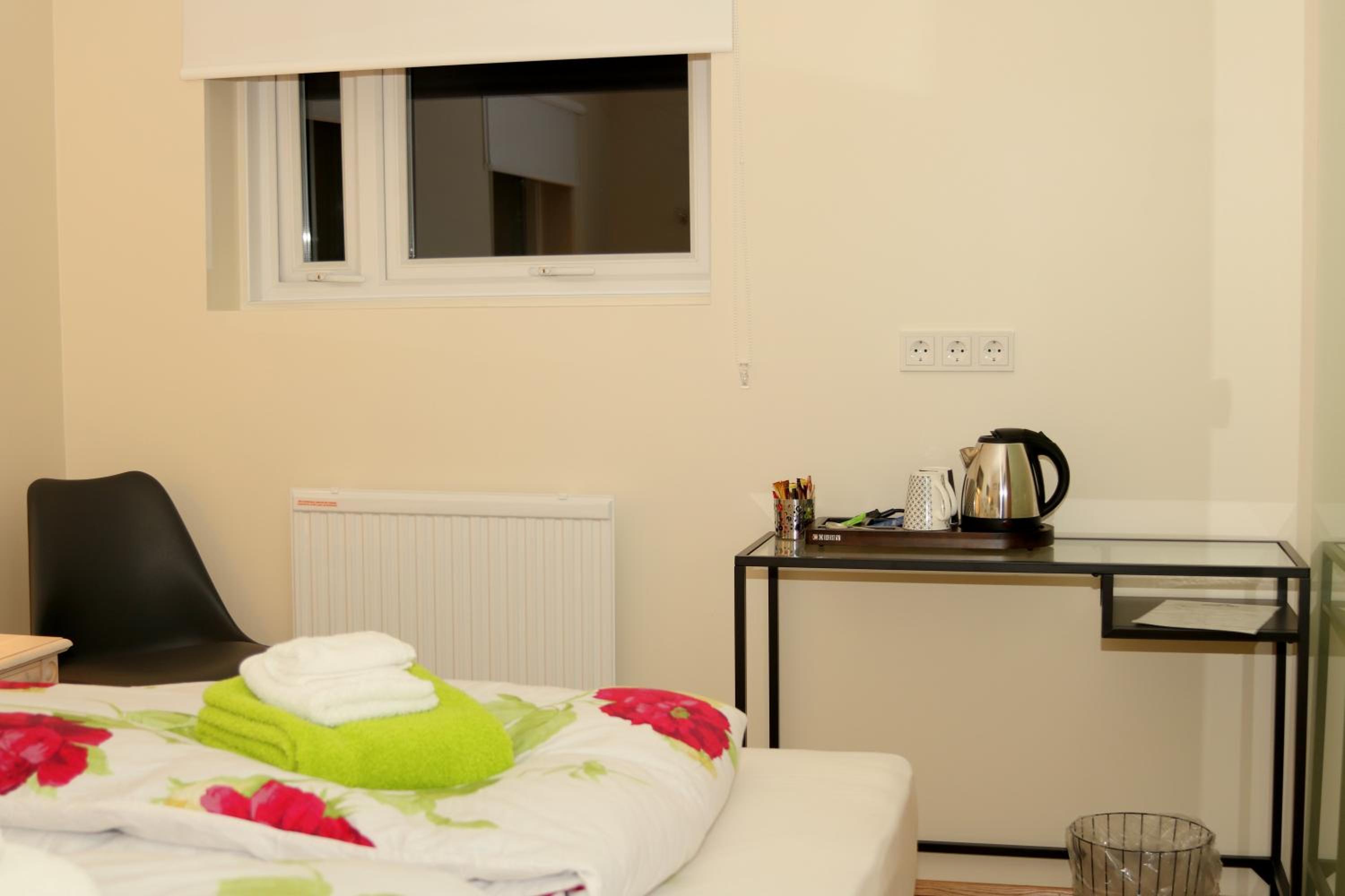 Double or Twin Room with Private Bathroom - Photo 5