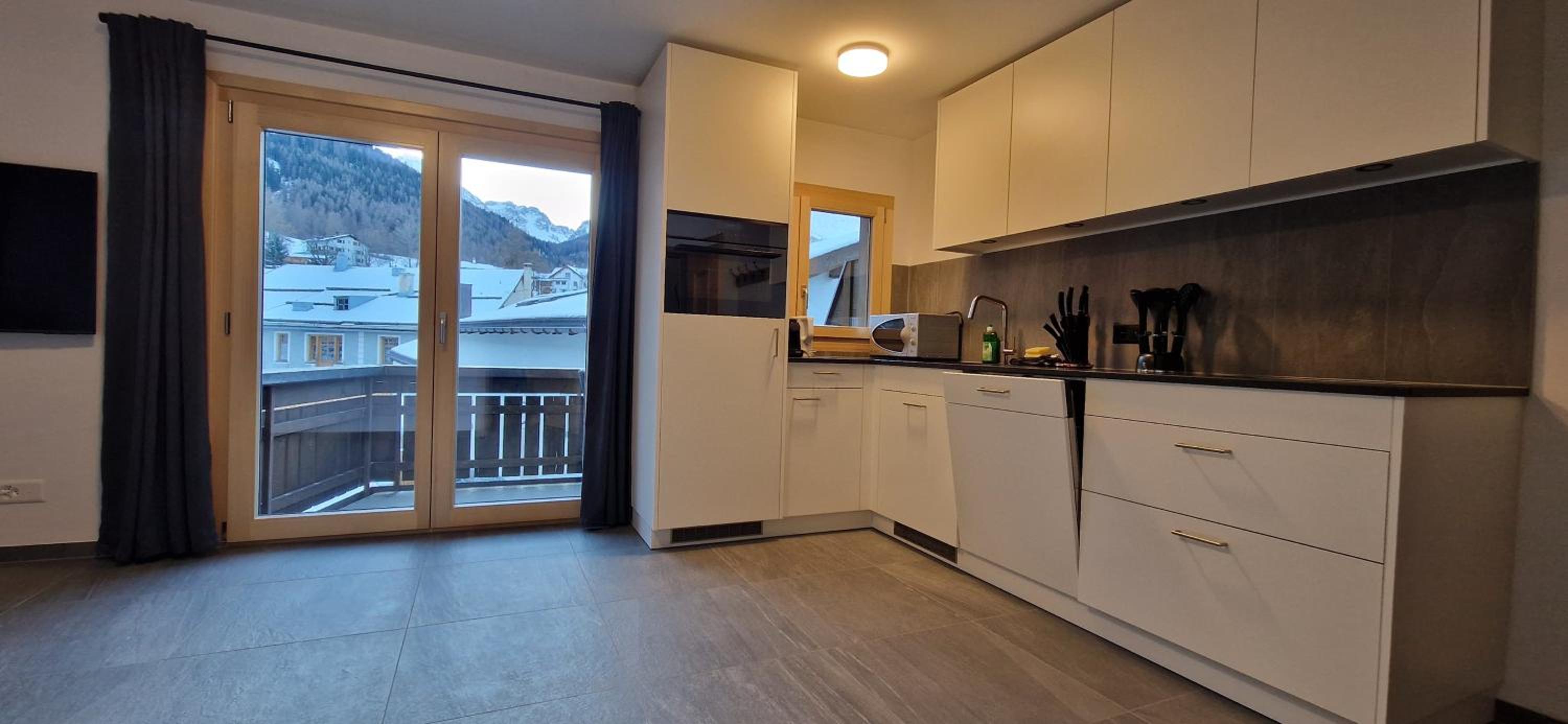 One-Bedroom Apartment with Terrace photo 1