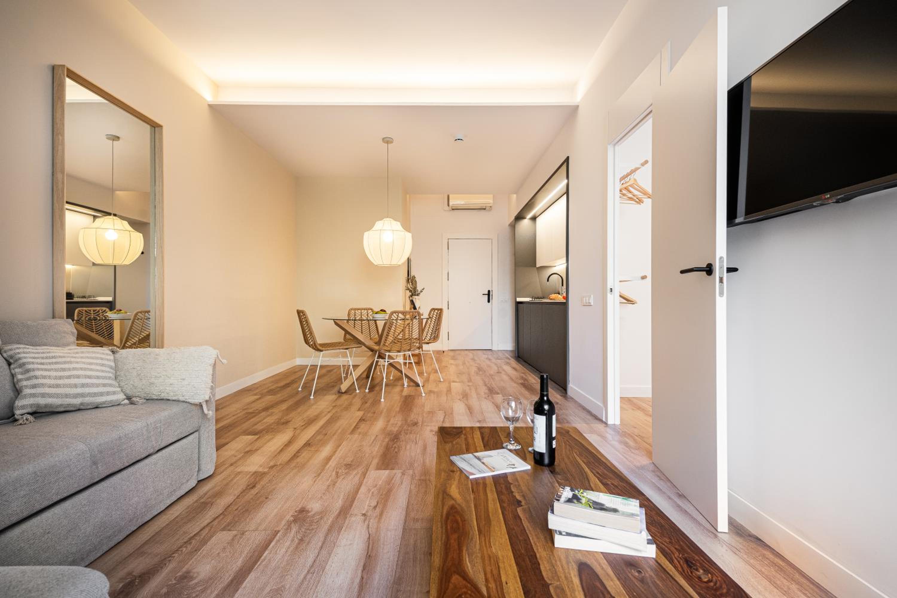 Superior One-Bedroom Apartment photo 1