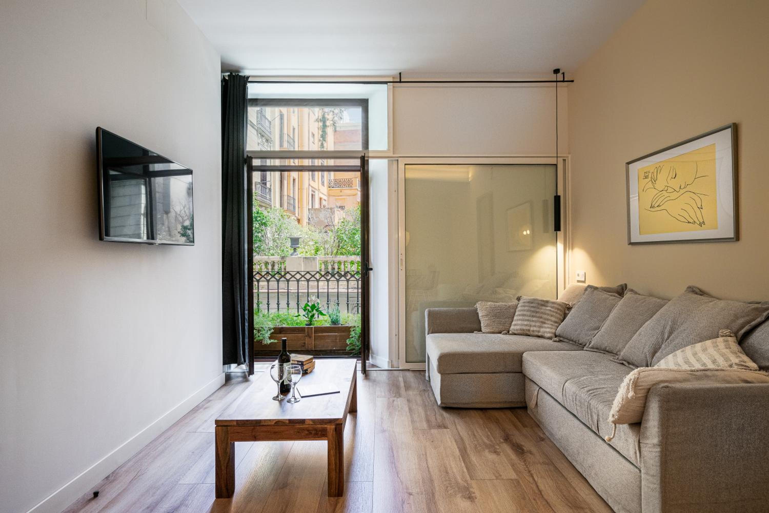 Superior One-Bedroom Apartment photo 2