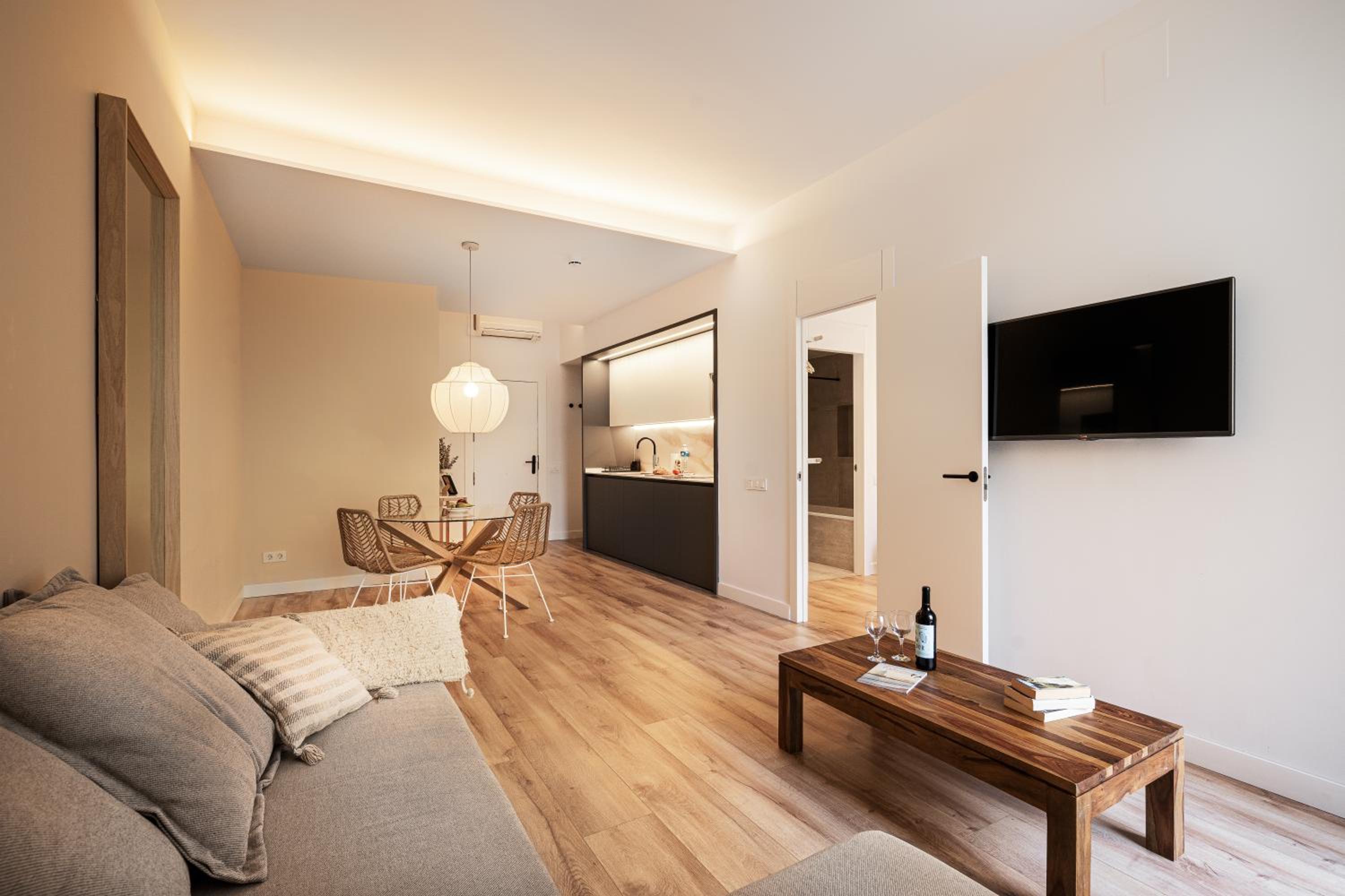 Superior One-Bedroom Apartment photo 2