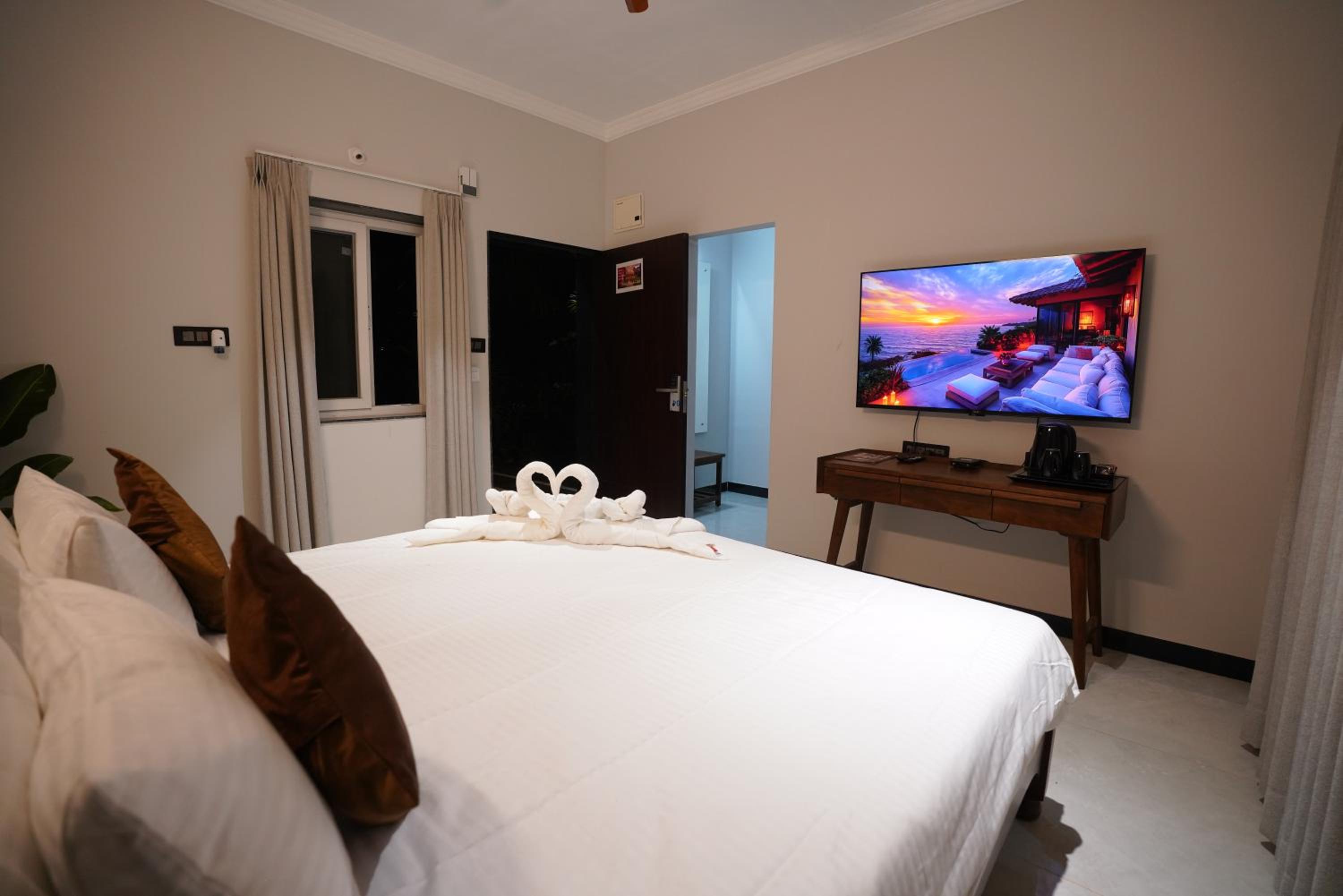 Junior Suite with Private Pool - Photo 2