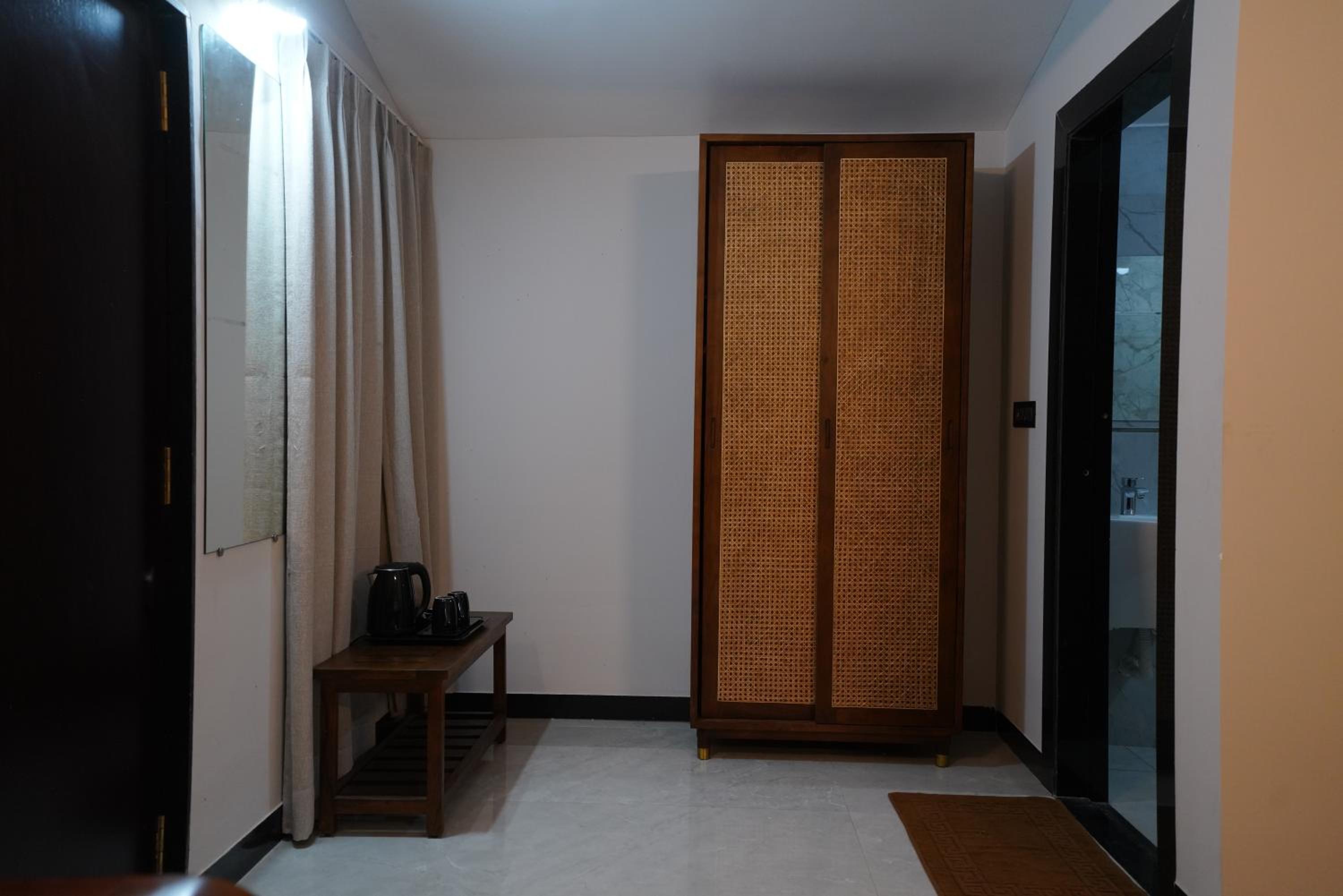 Junior Suite with Private Pool - Photo 6