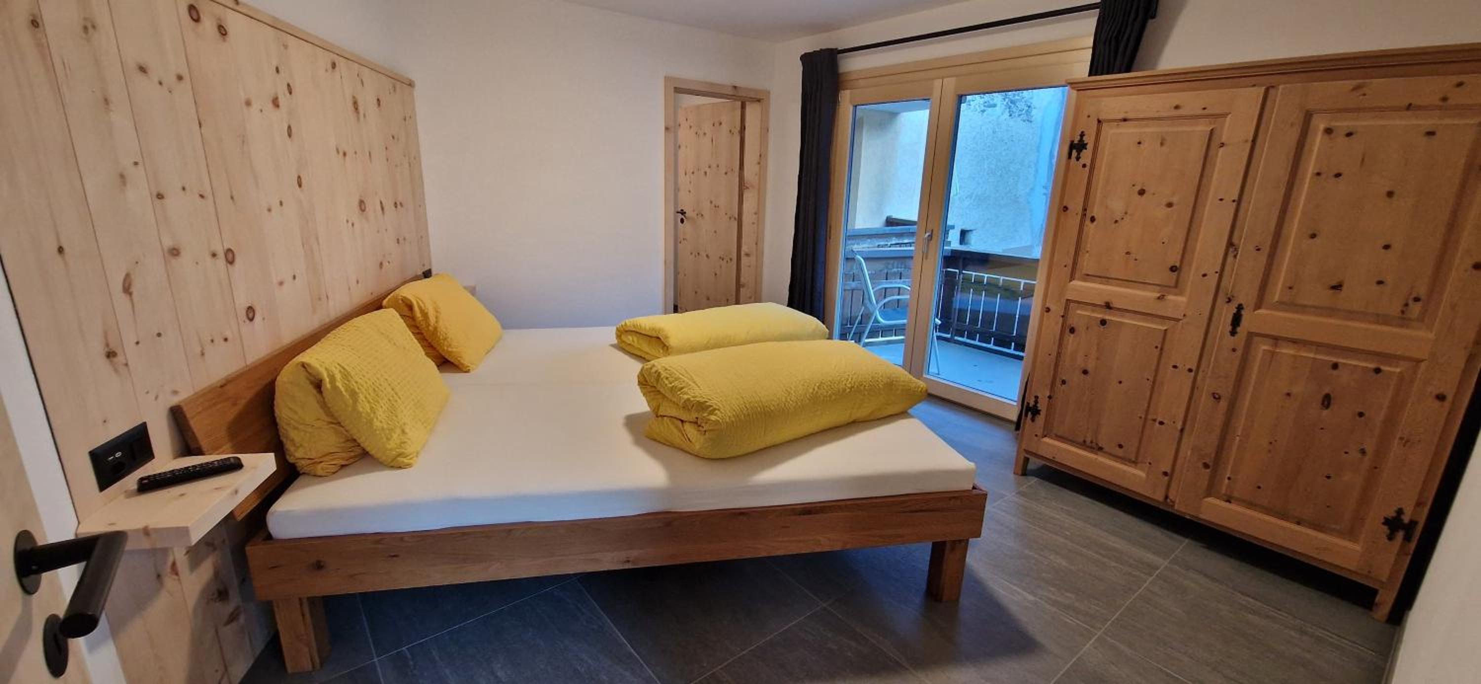 One-Bedroom Apartment with Terrace