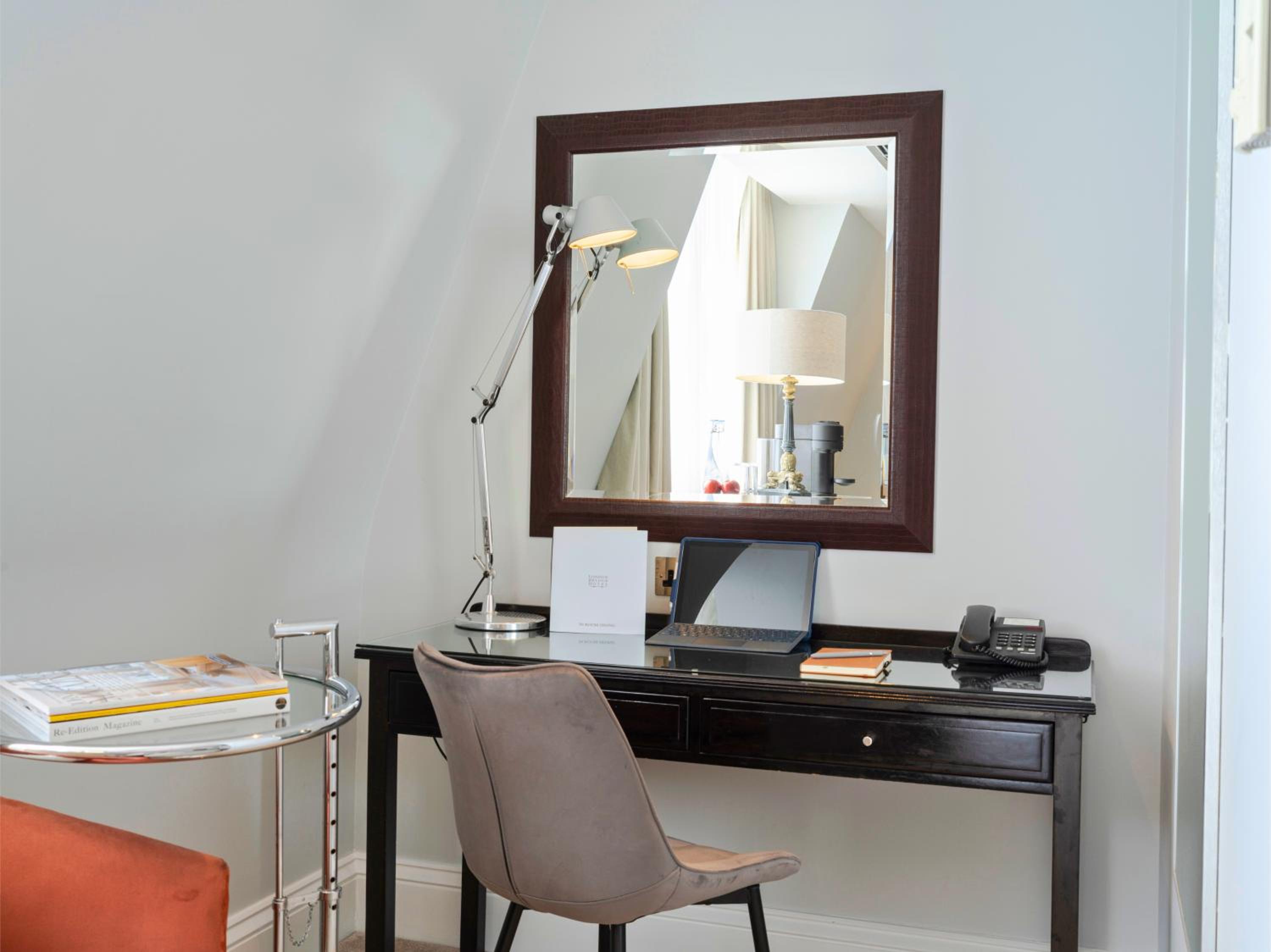 Superior King Room photo 2