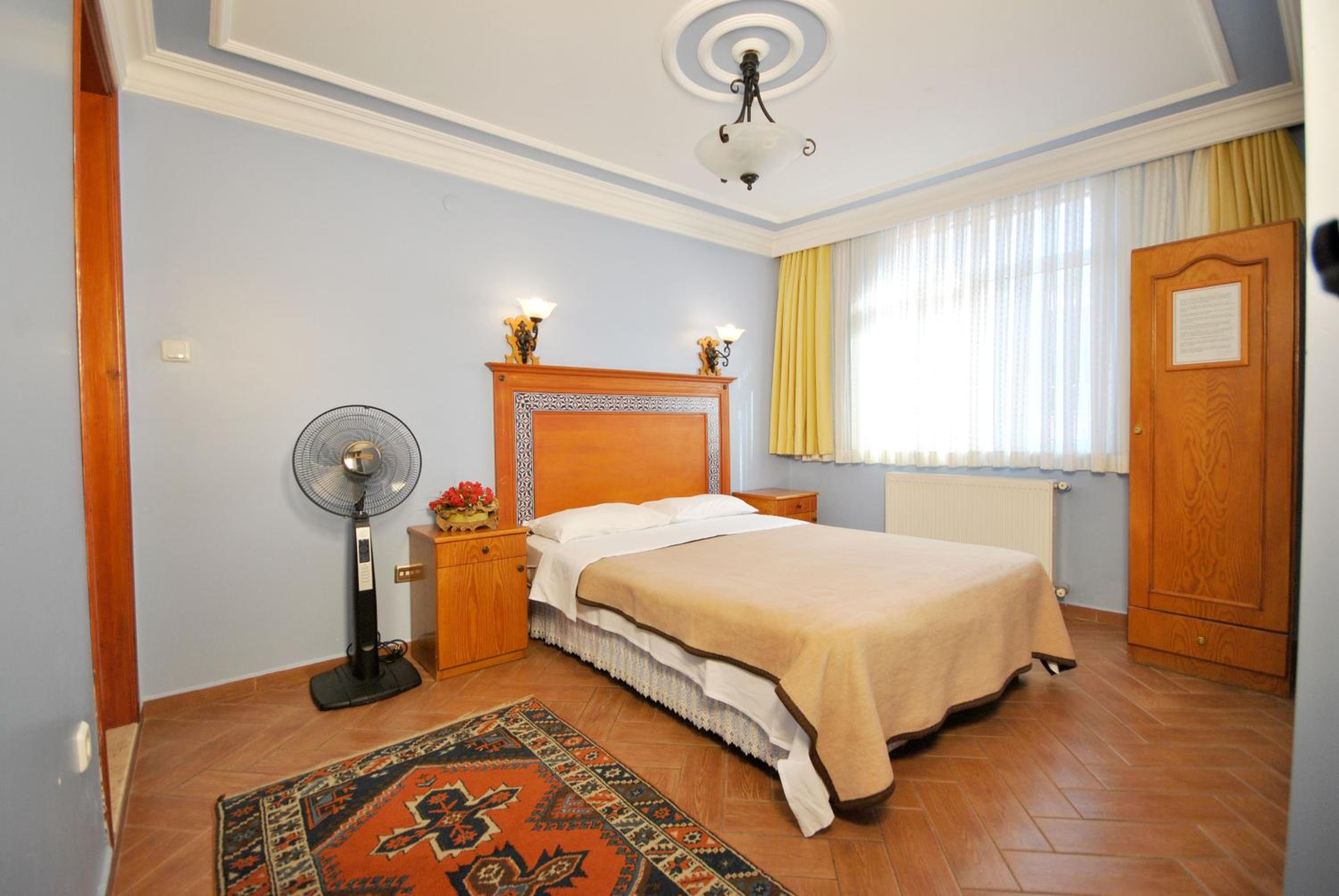 Economy Double Room photo 2