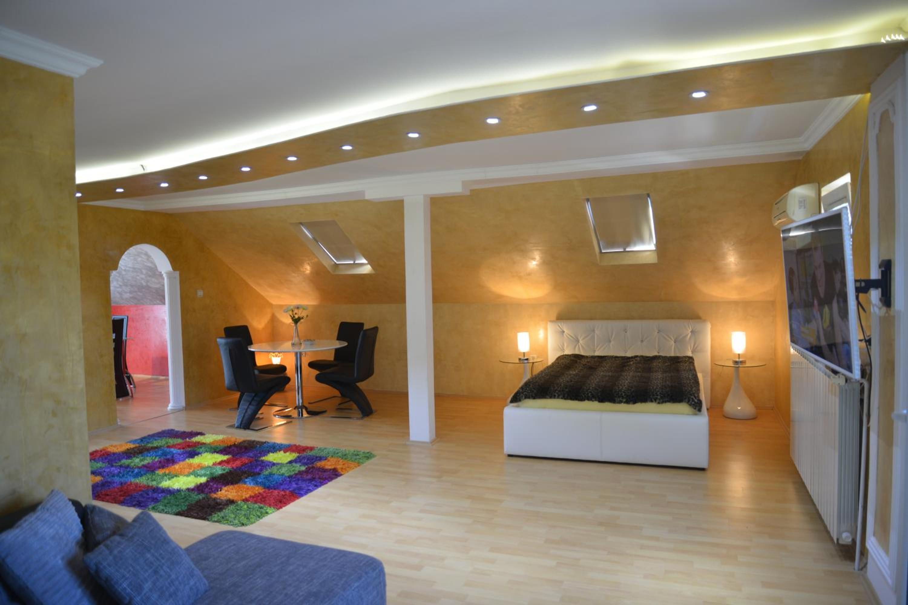 Apartment photo 3
