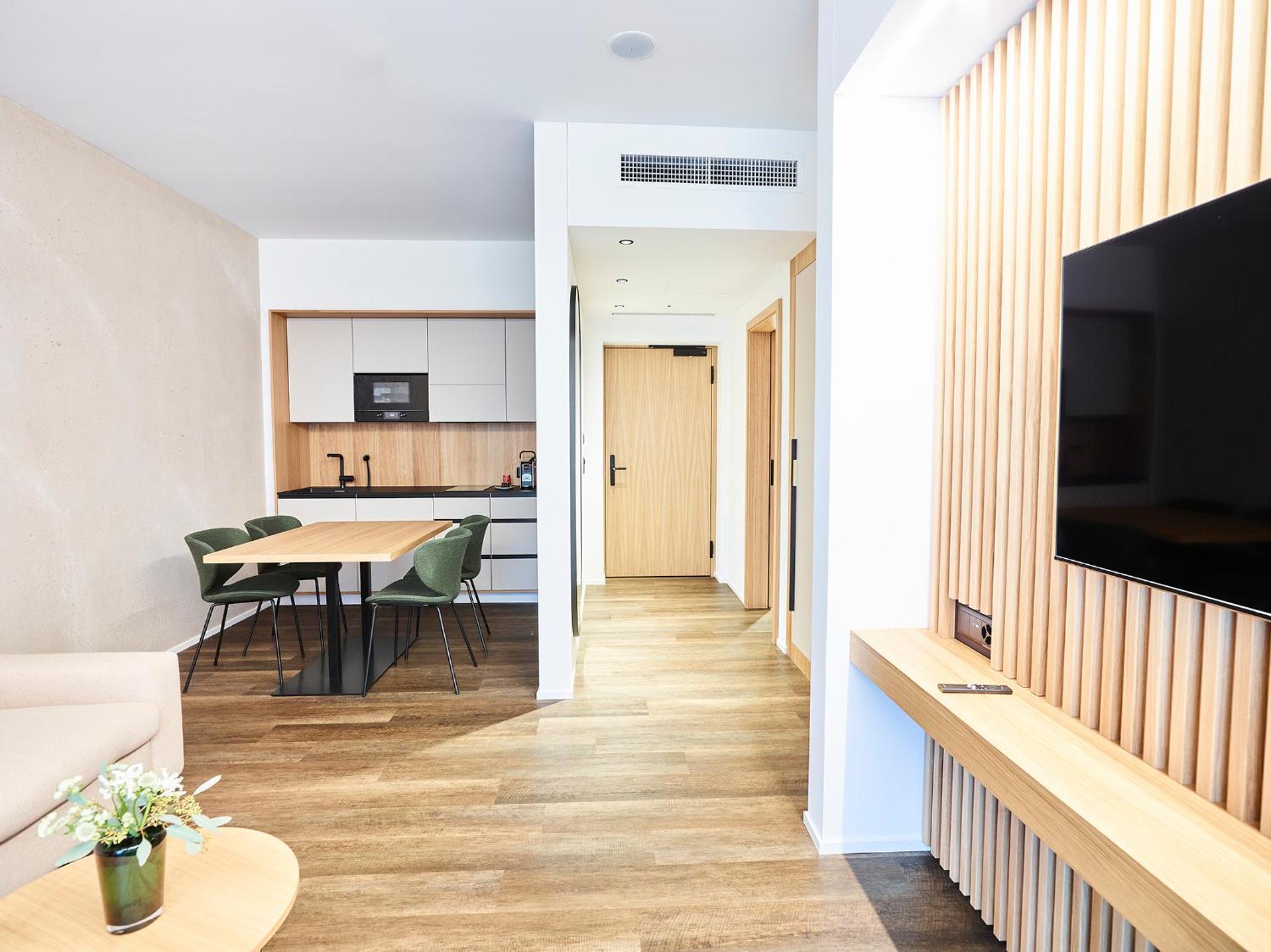 Studio with Balcony - Photo 3