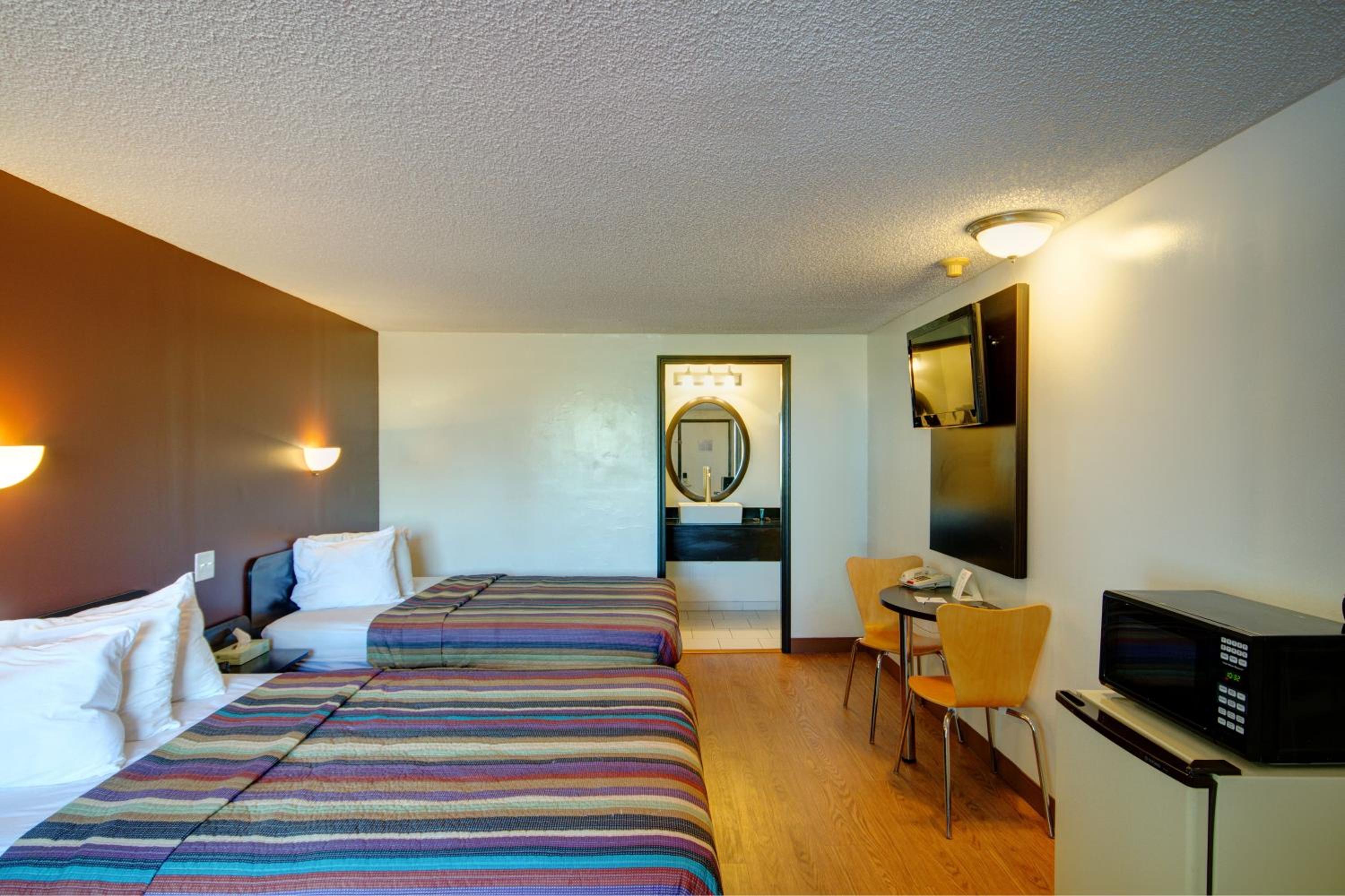 Standard Double Room - Photo 5