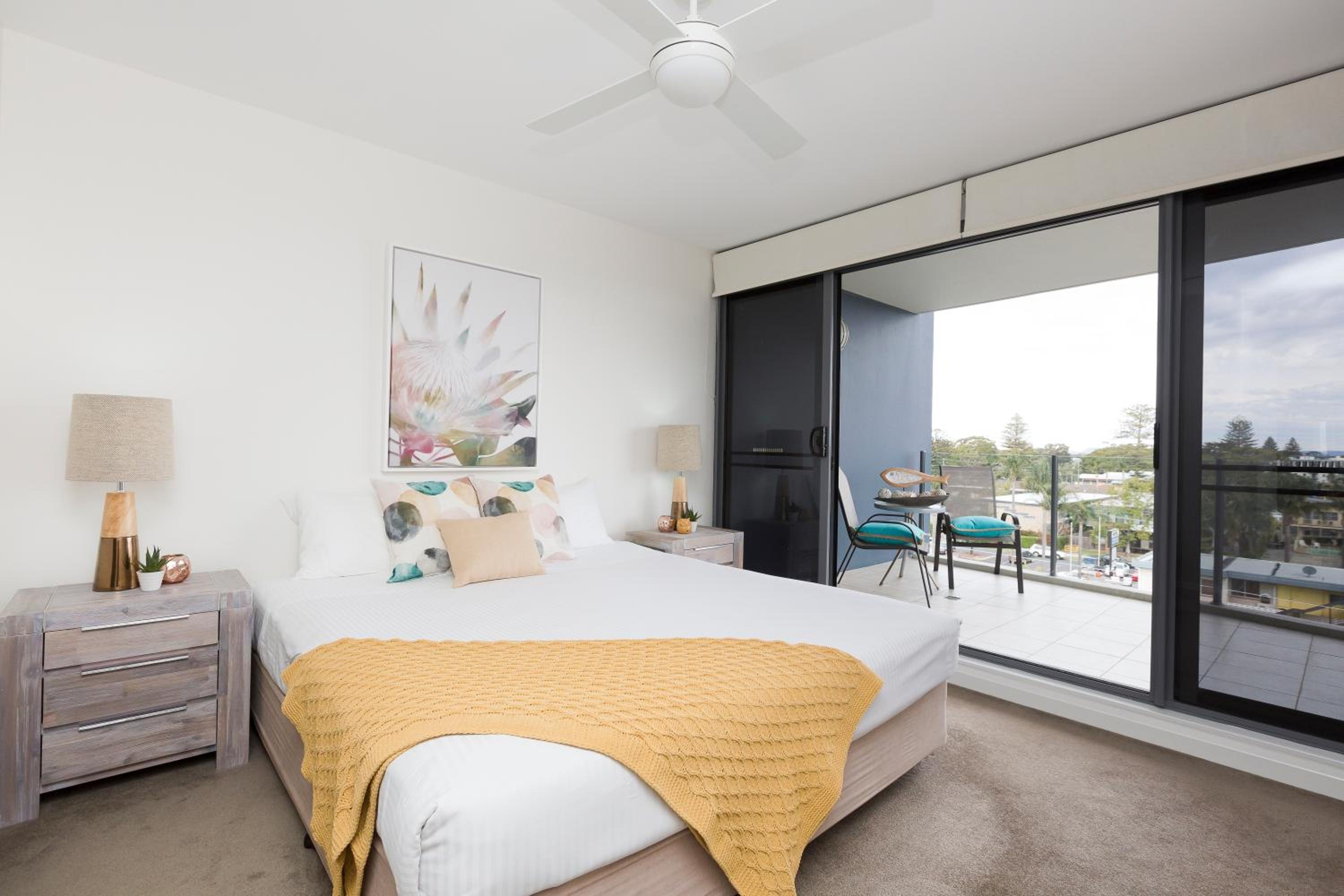 Superior Three-Bedroom Apartment with Water View photo 2