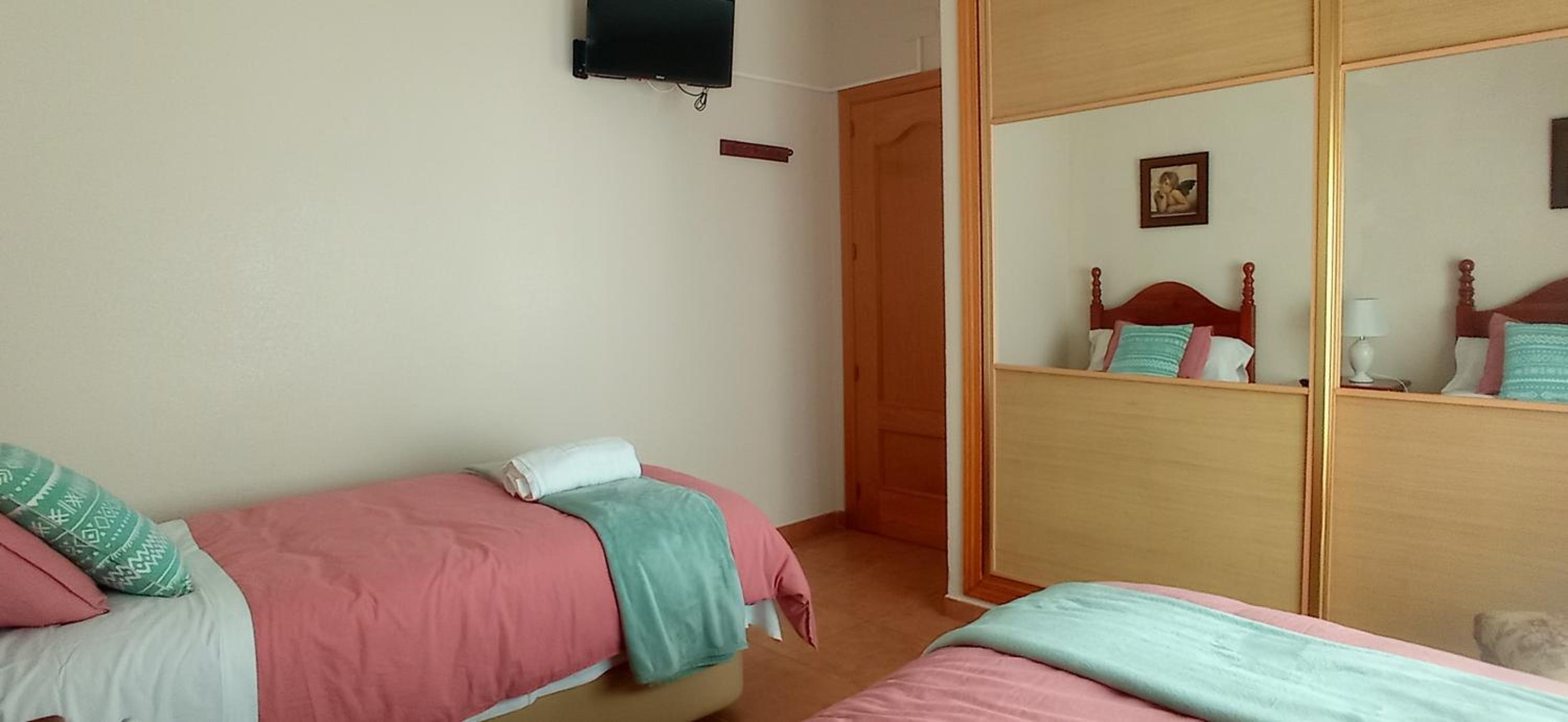 Budget Twin Room photo 3