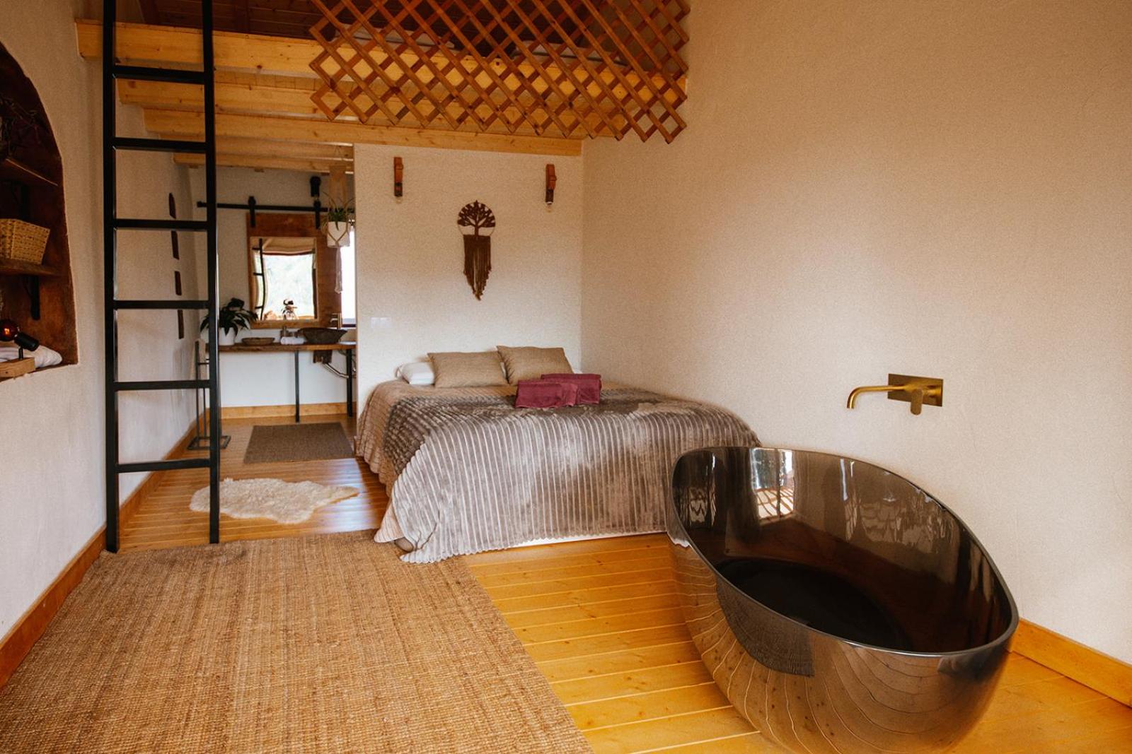 Deluxe King Suite