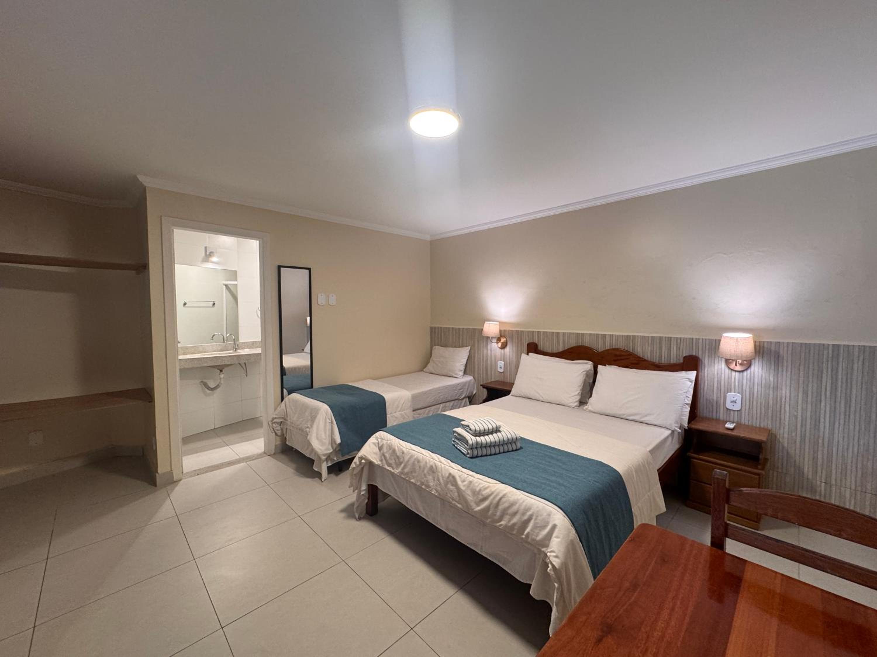 Standard Quadruple Room - Photo 4