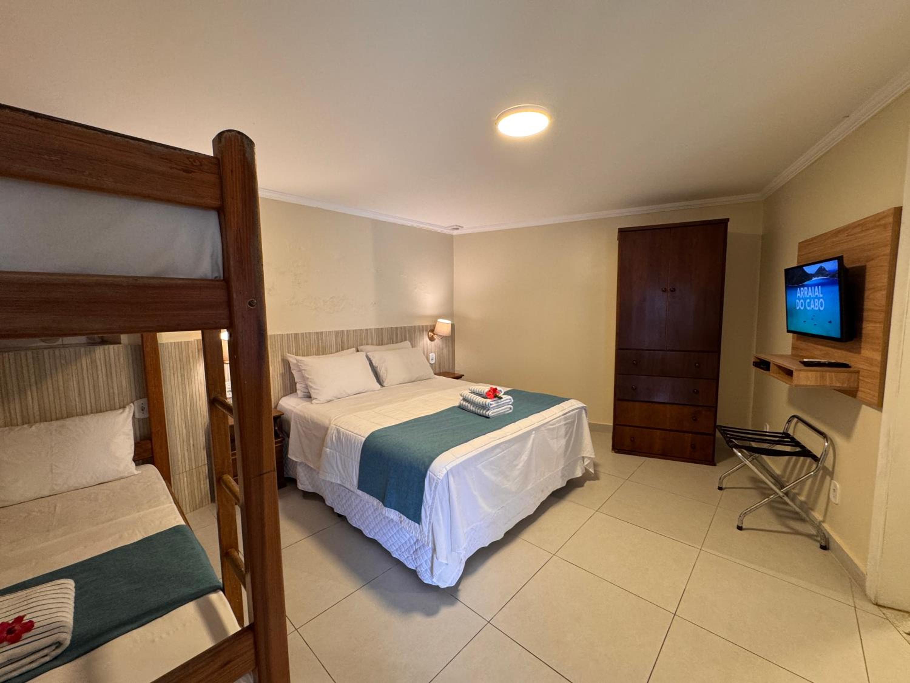 Standard Quadruple Room - Photo 8