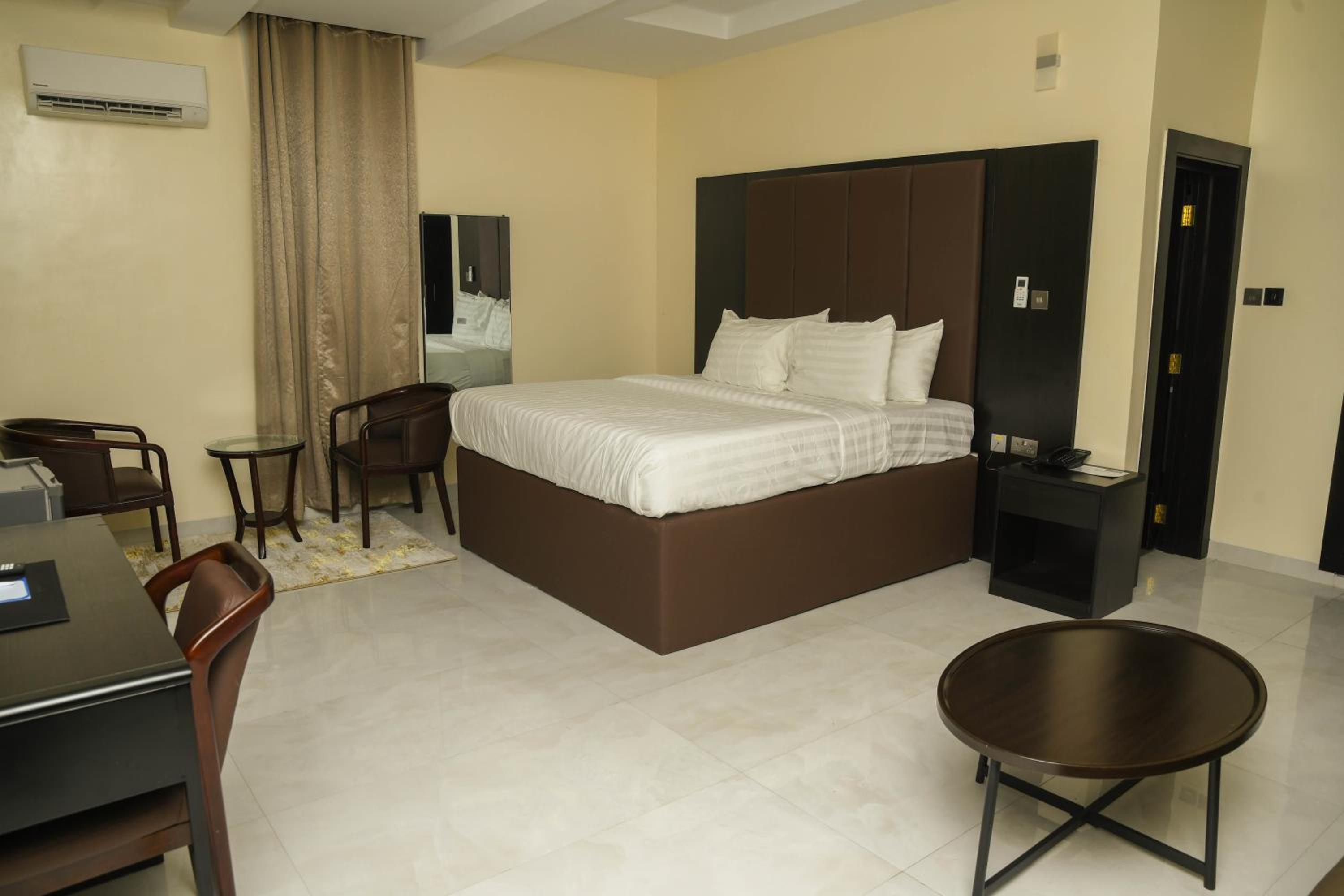 Deluxe Queen Room photo 2