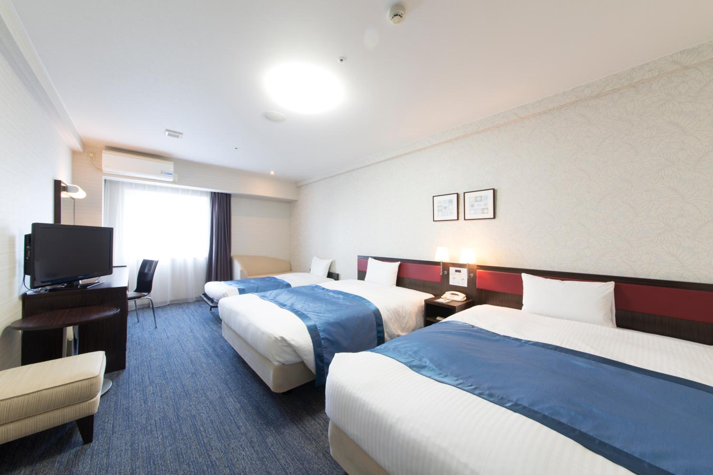 Deluxe Triple Room (with Extra Bed) - Smoking