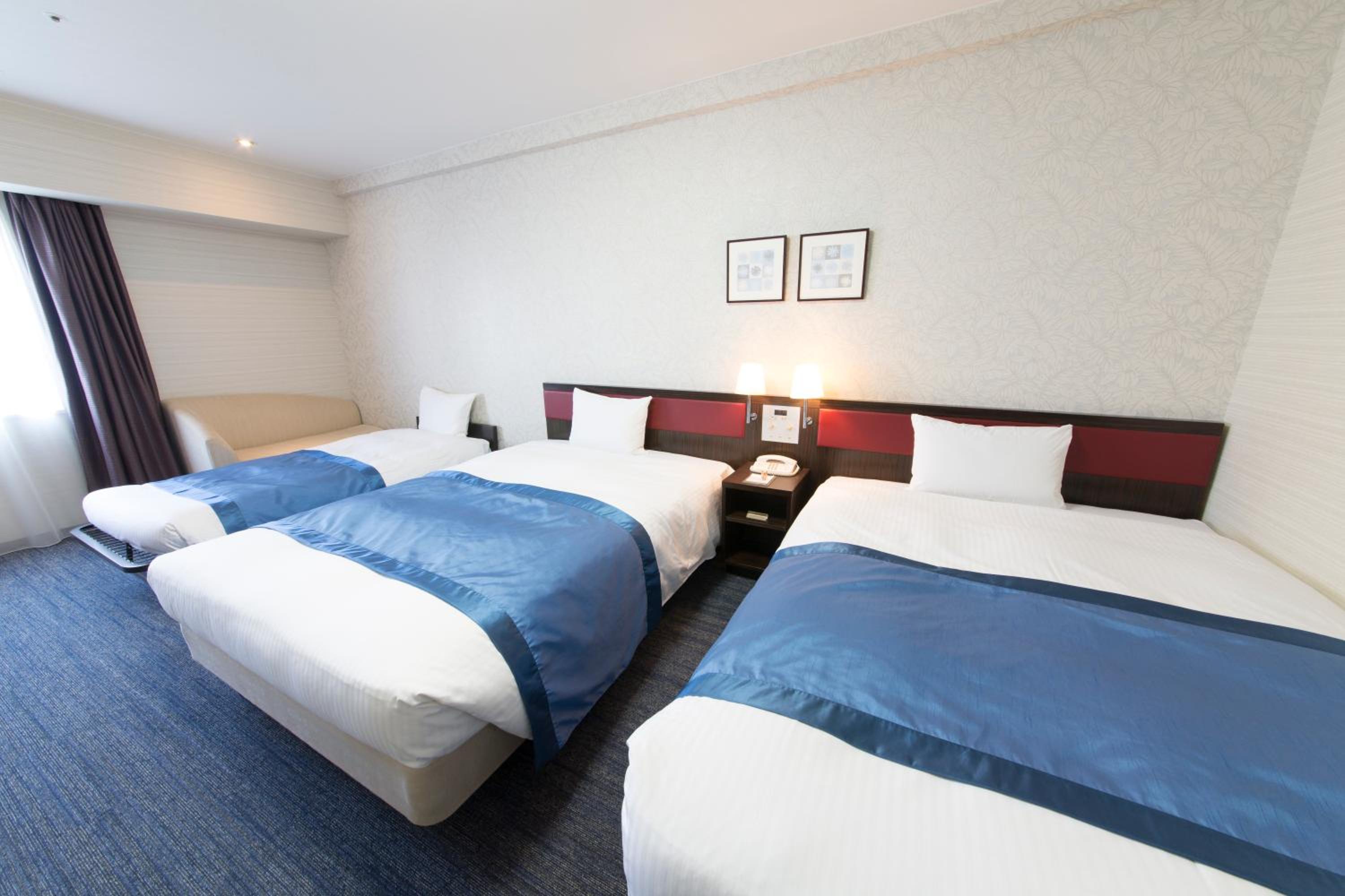 Deluxe Triple Room (with Extra Bed) - Non-Smoking