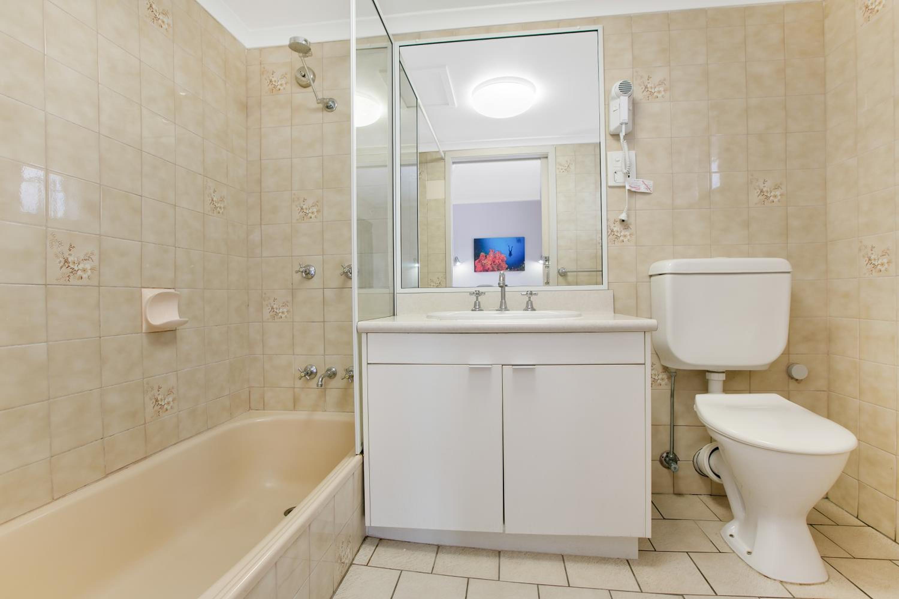 Standard Twin Room - Photo 4
