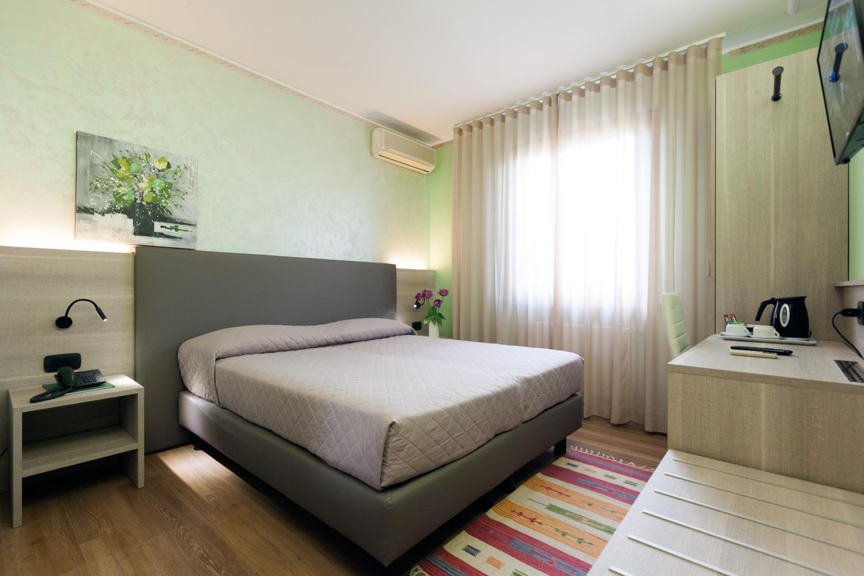 Double Room - Photo 3