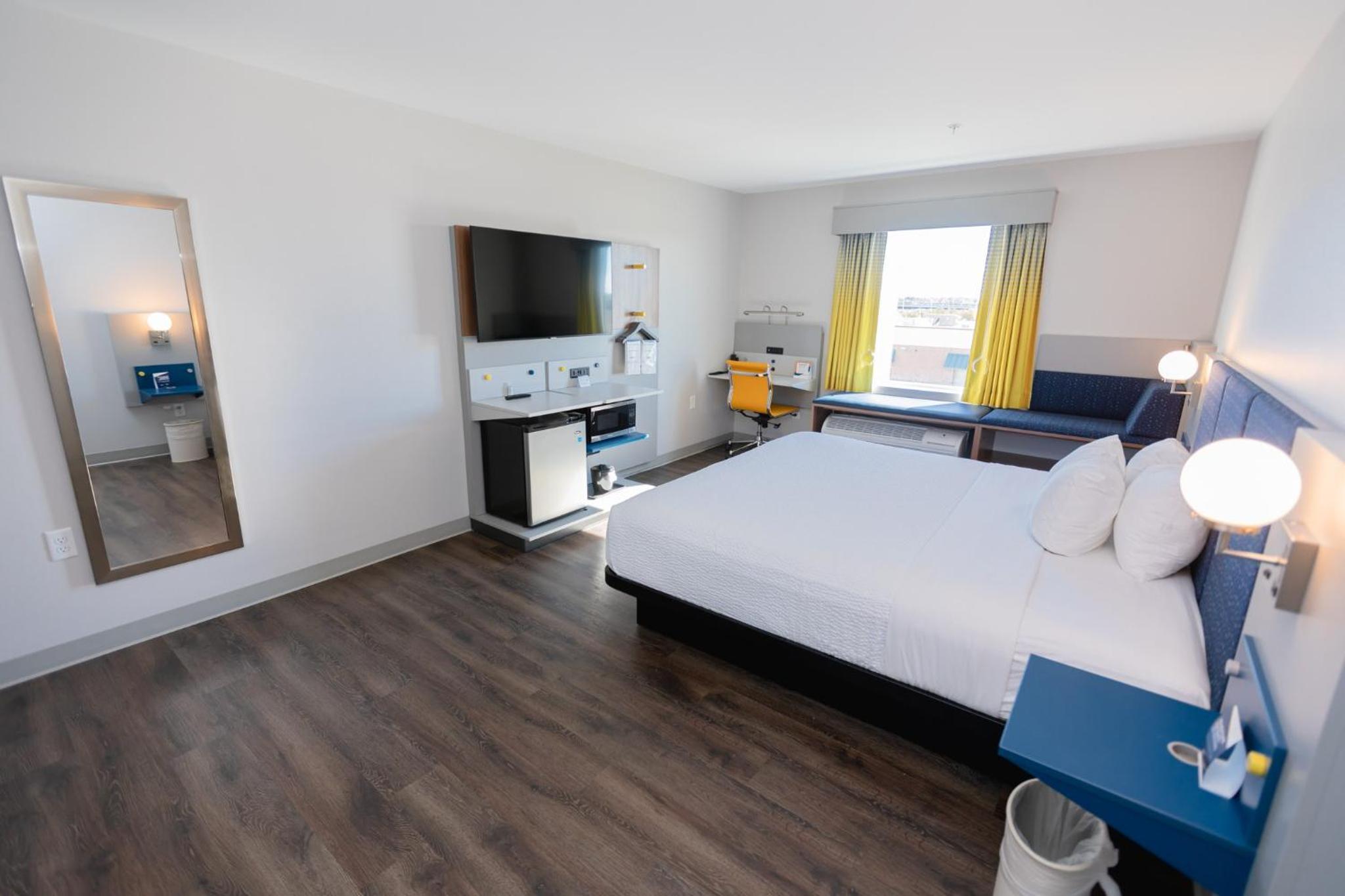 King Room - Mobility Access/Non-Smoking - Photo 2