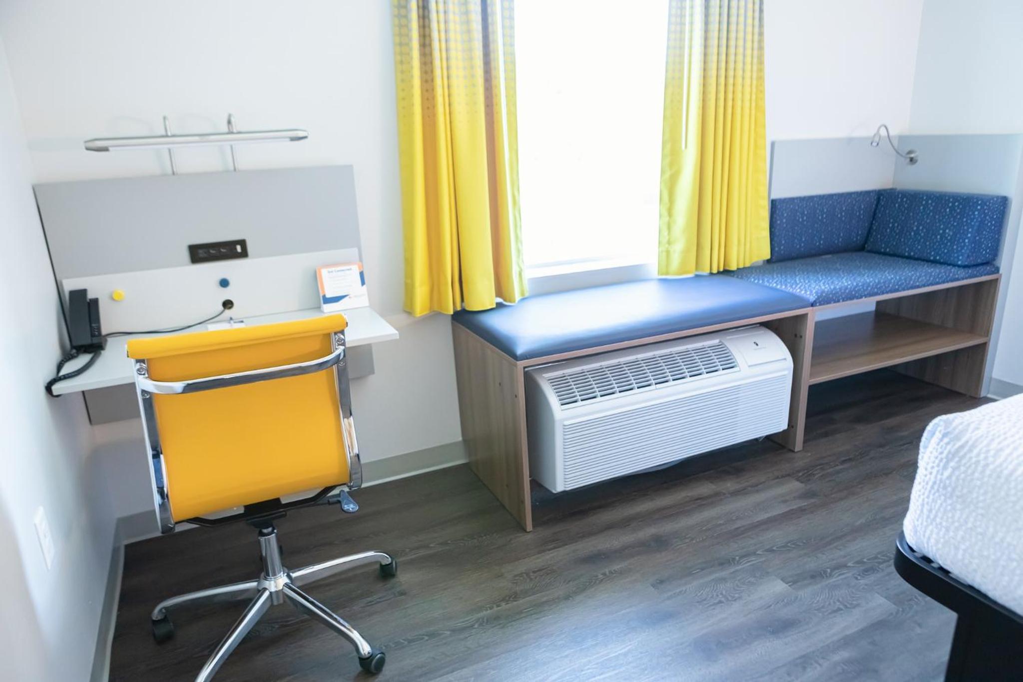King Room - Mobility Access/Non-Smoking - Photo 4
