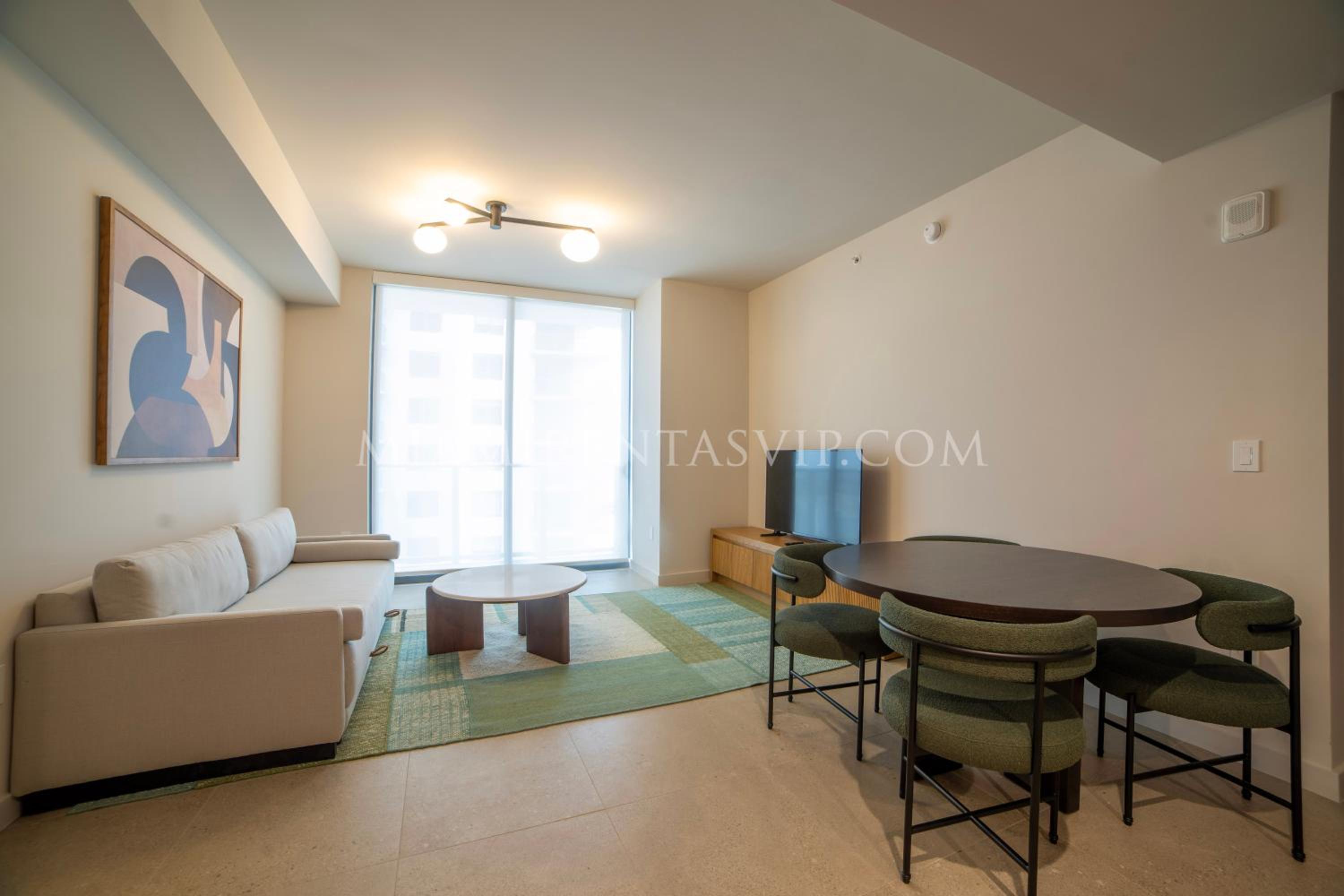 One-Bedroom Apartment photo 1
