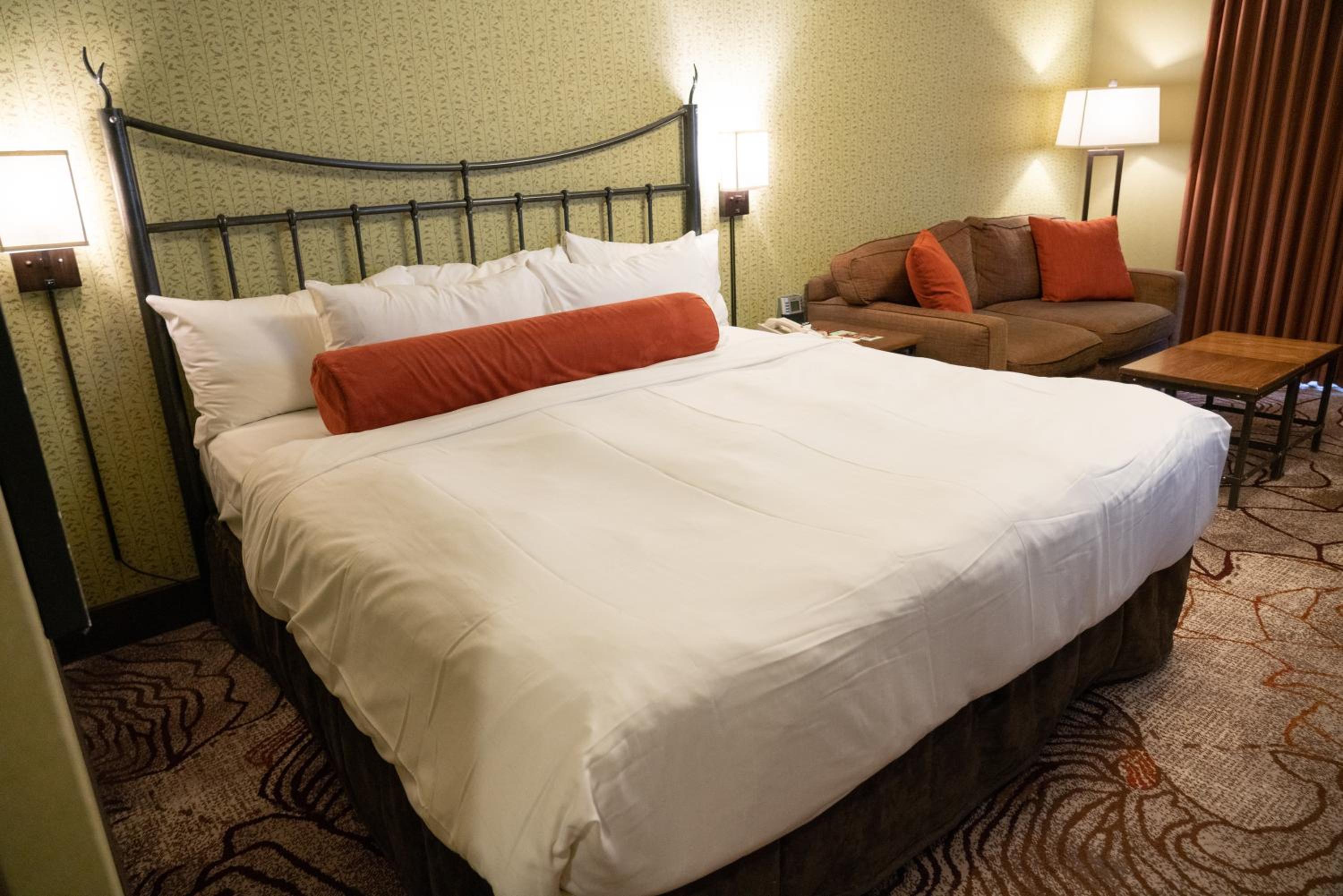 Superior King Room With Balcony - Photo 3
