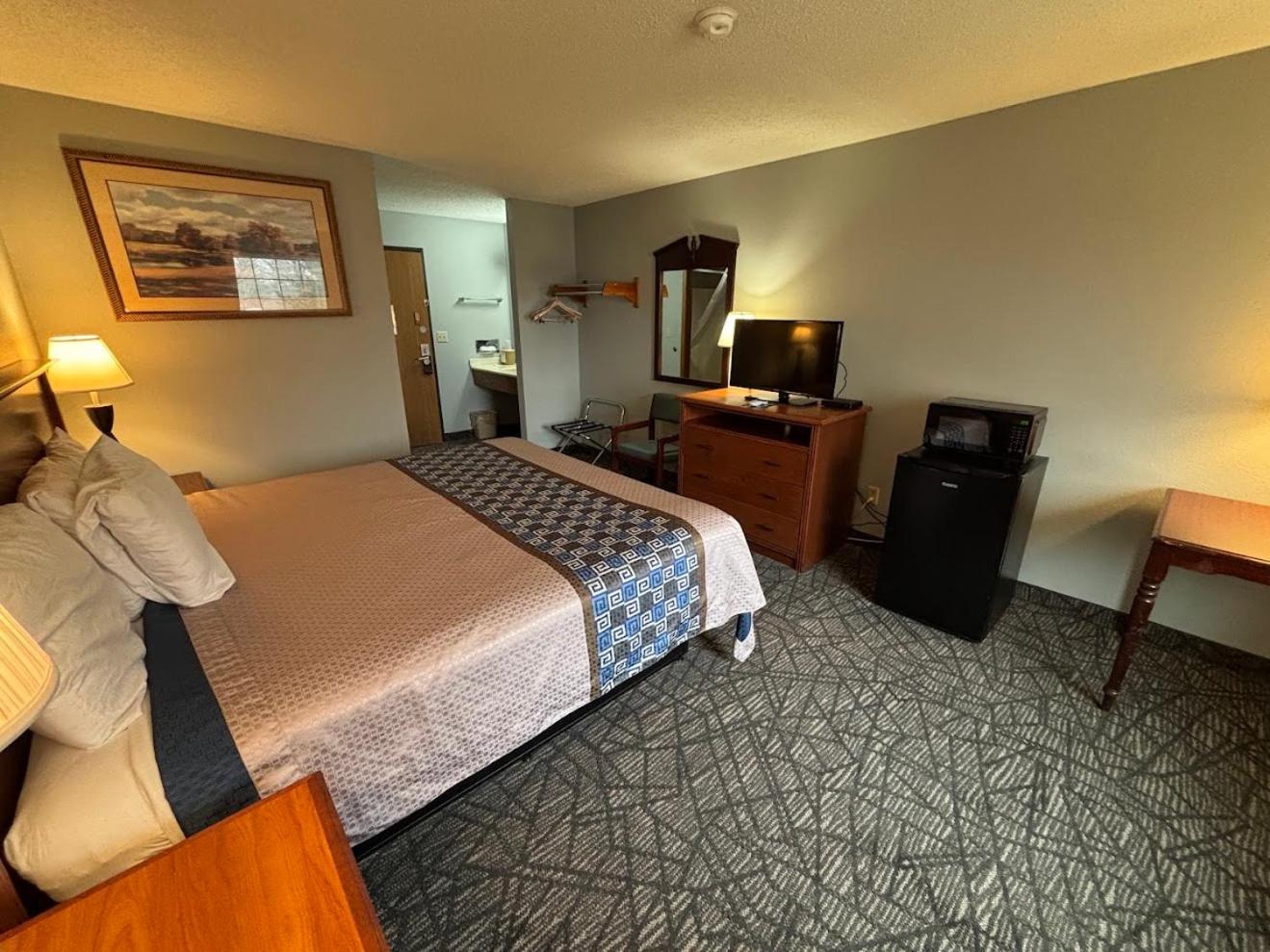 Deluxe King Room