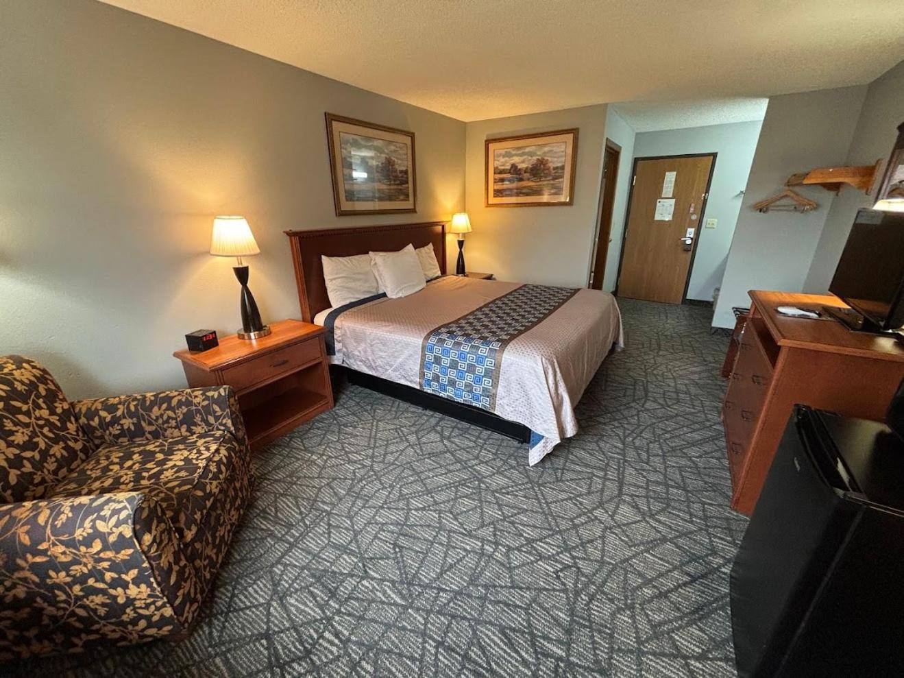Deluxe King Room