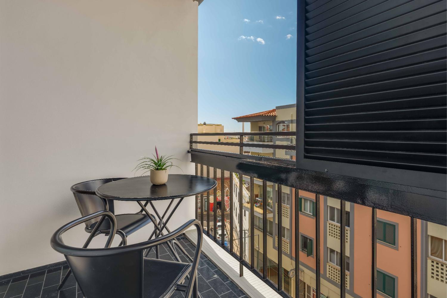 Twin Room with Balcony - Photo 2