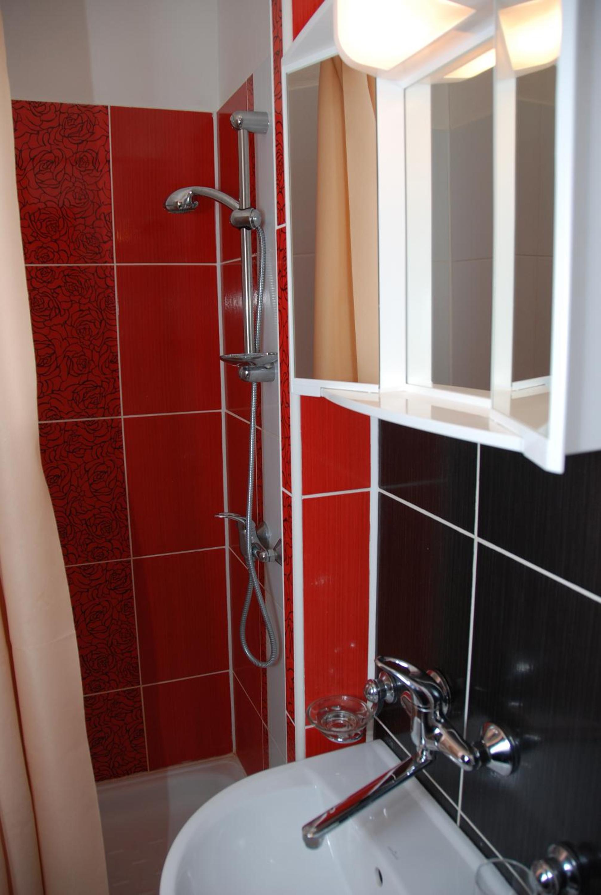 Double or Twin Room - Photo 7
