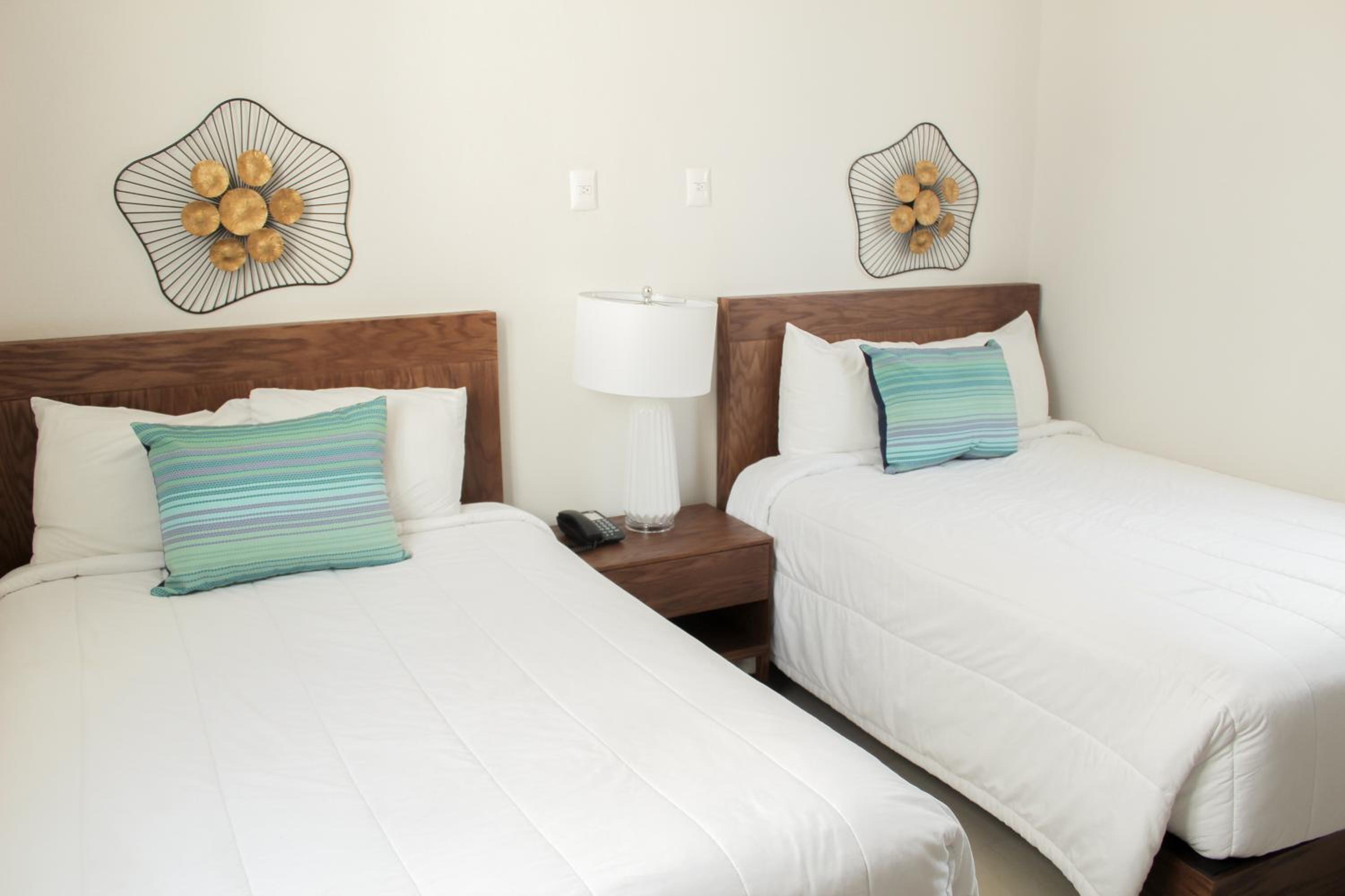 Junior Suite Partial Ocean View - Photo 2