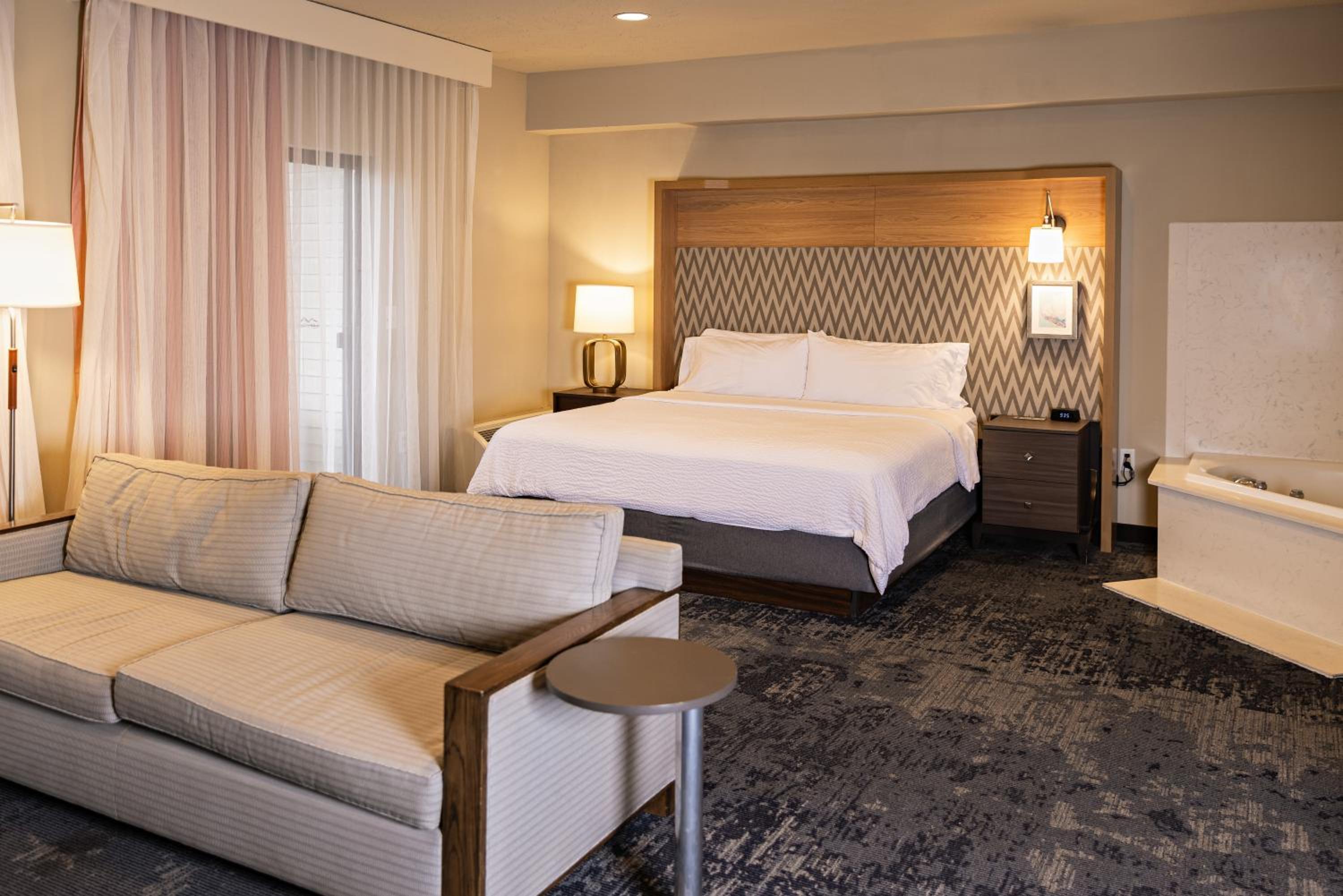 King Suite with Spa Bath