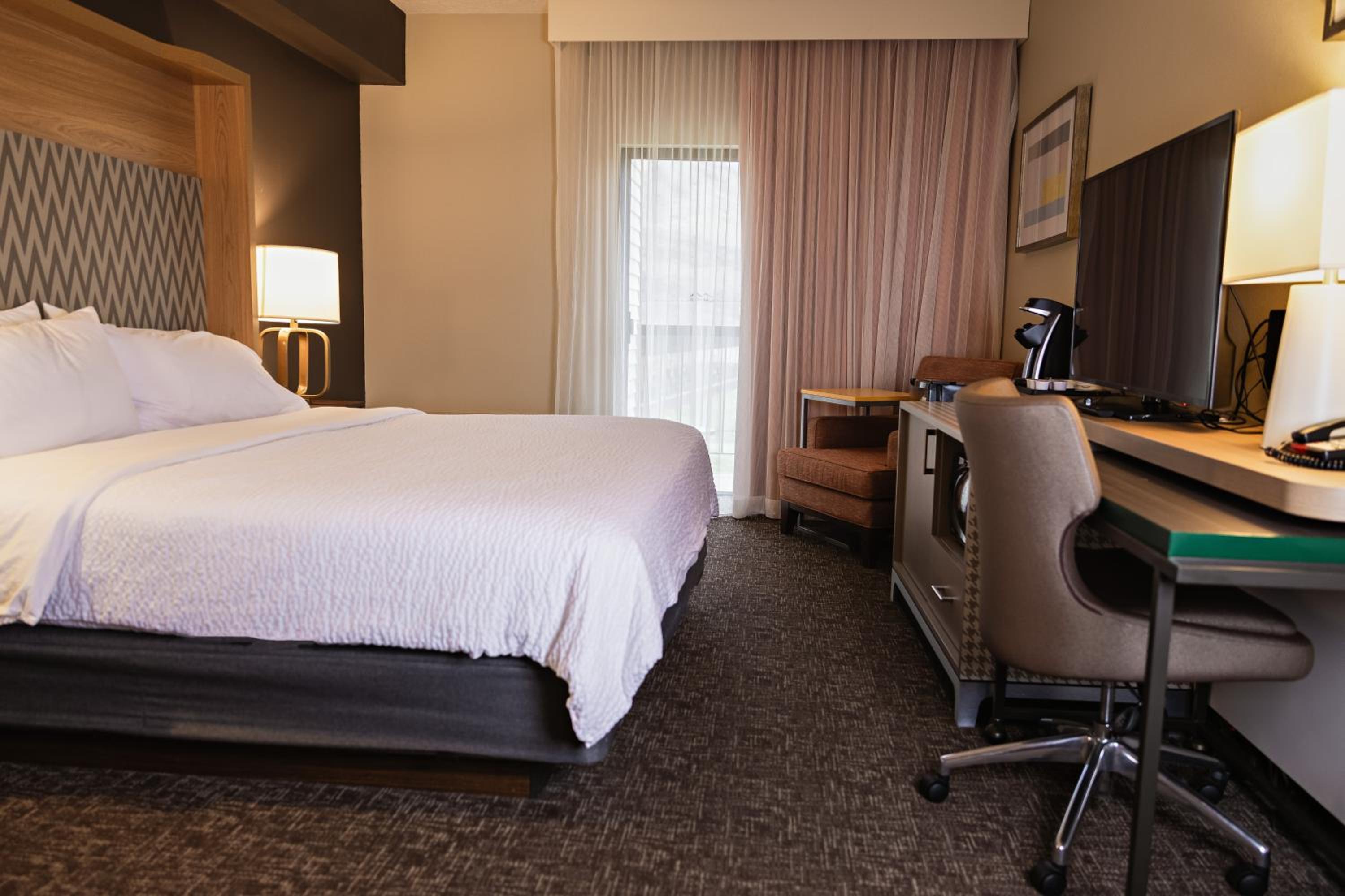 One-Bedroom King Suite with River View