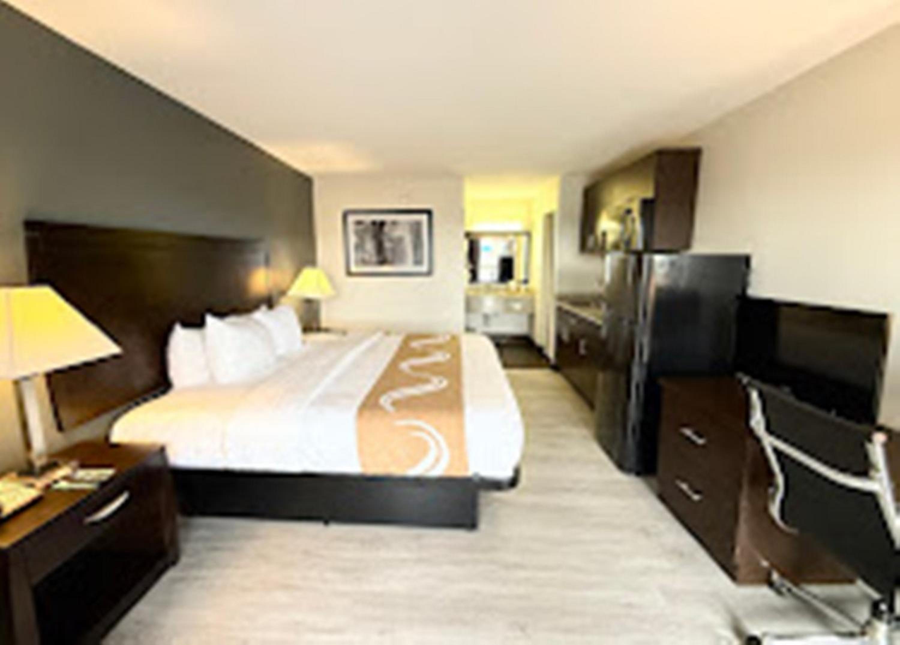 Double Room - Accessible/Non-Smoking - Photo 3