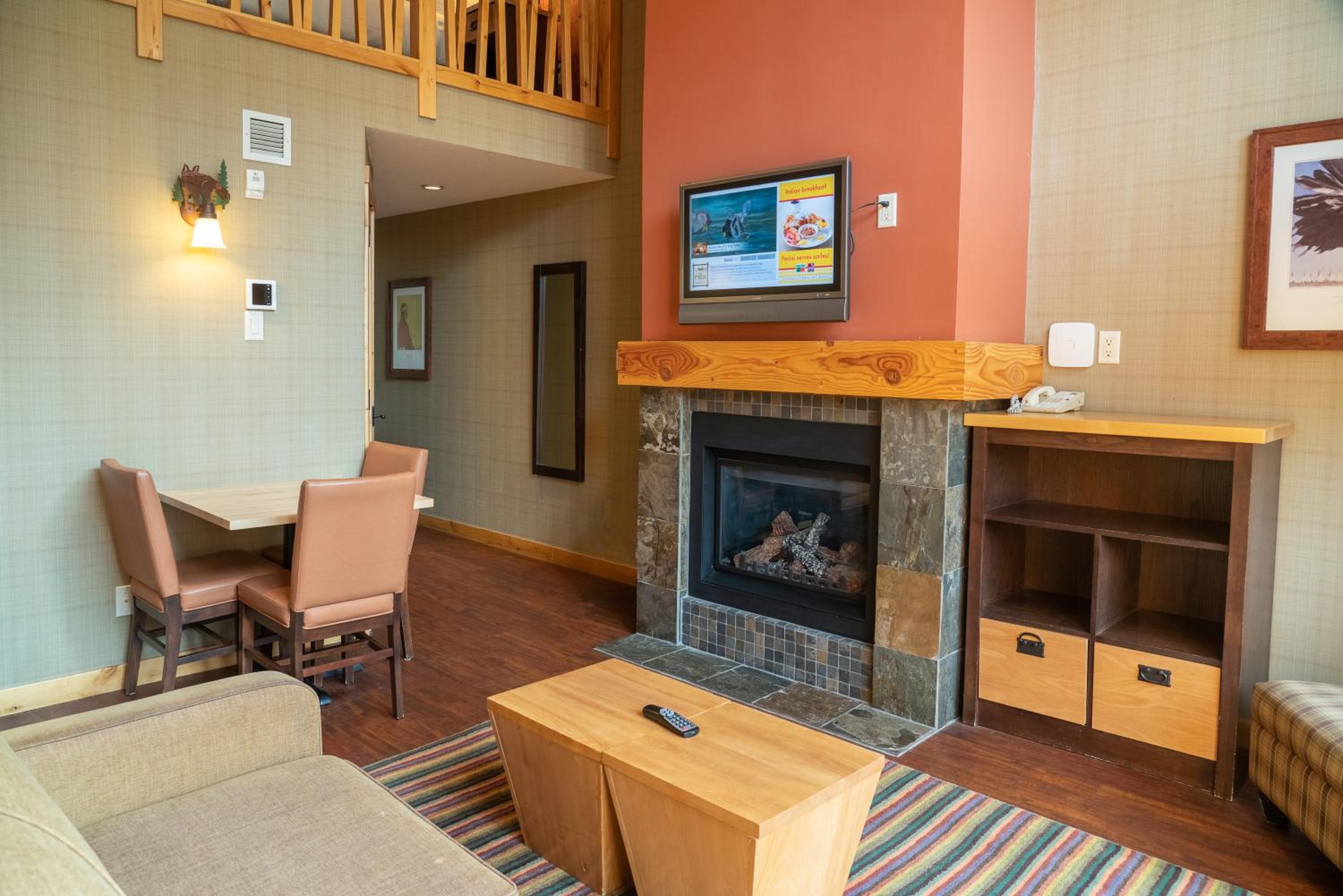 Premium One Bedroom Loft Suite - Photo 1