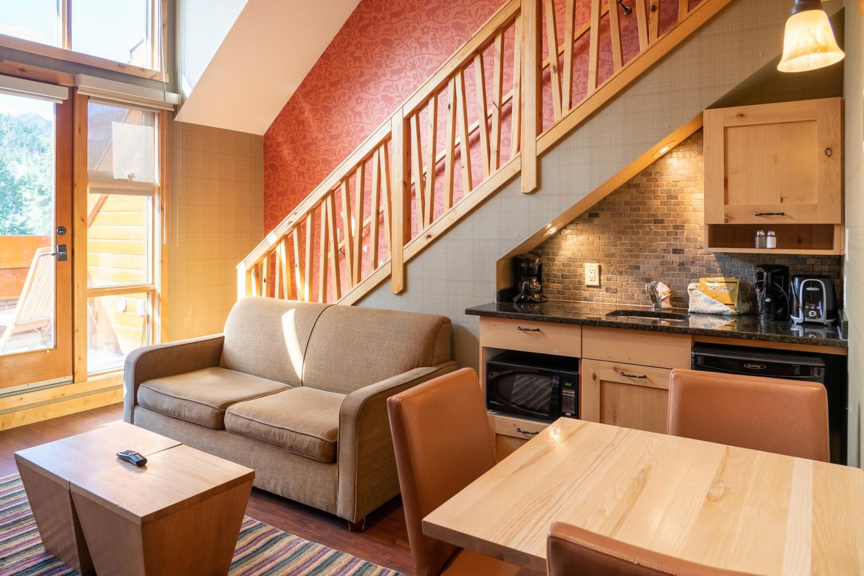 Premium One Bedroom Loft Suite - Photo 3